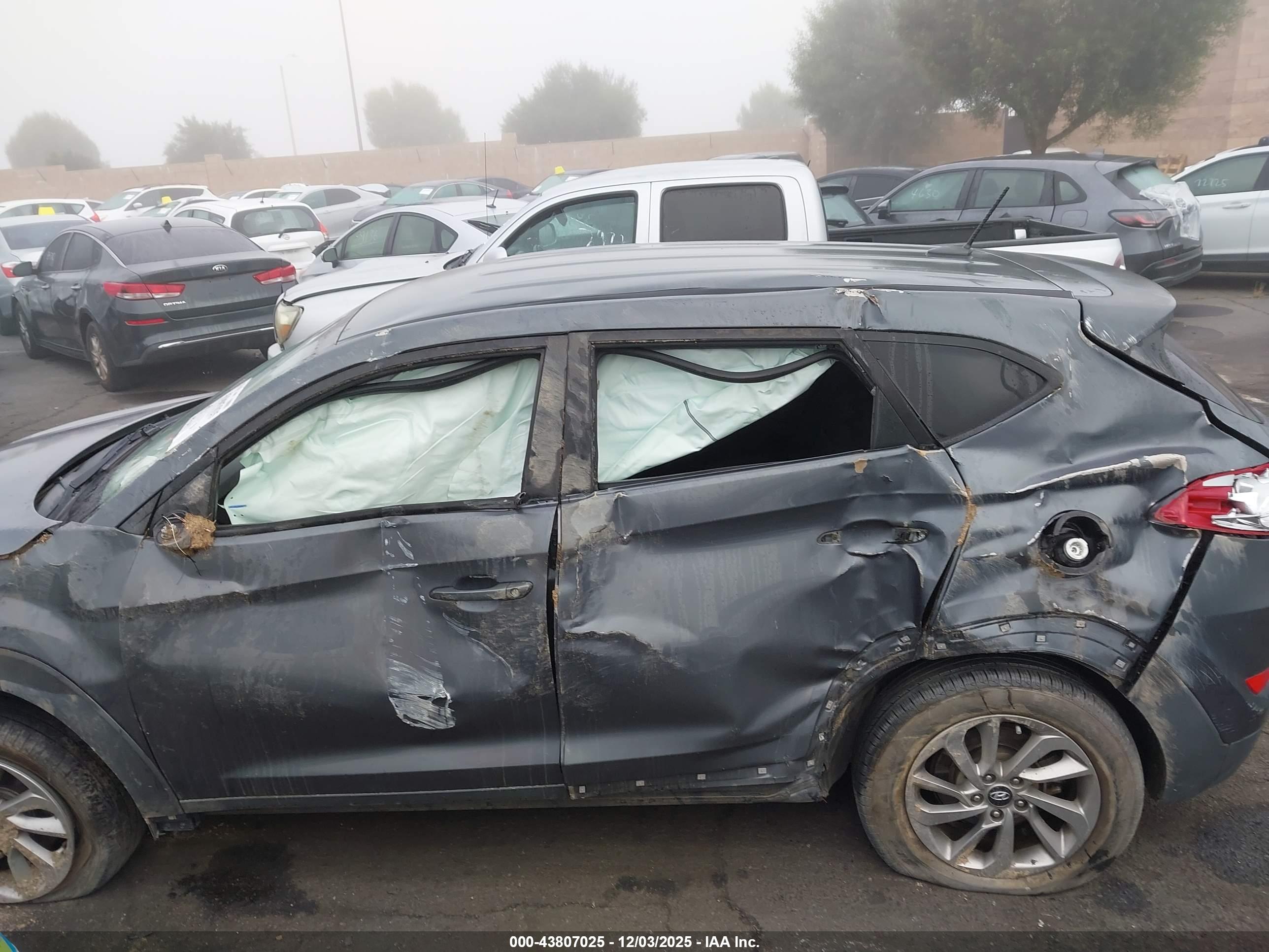 HYUNDAI TUCSON image 6