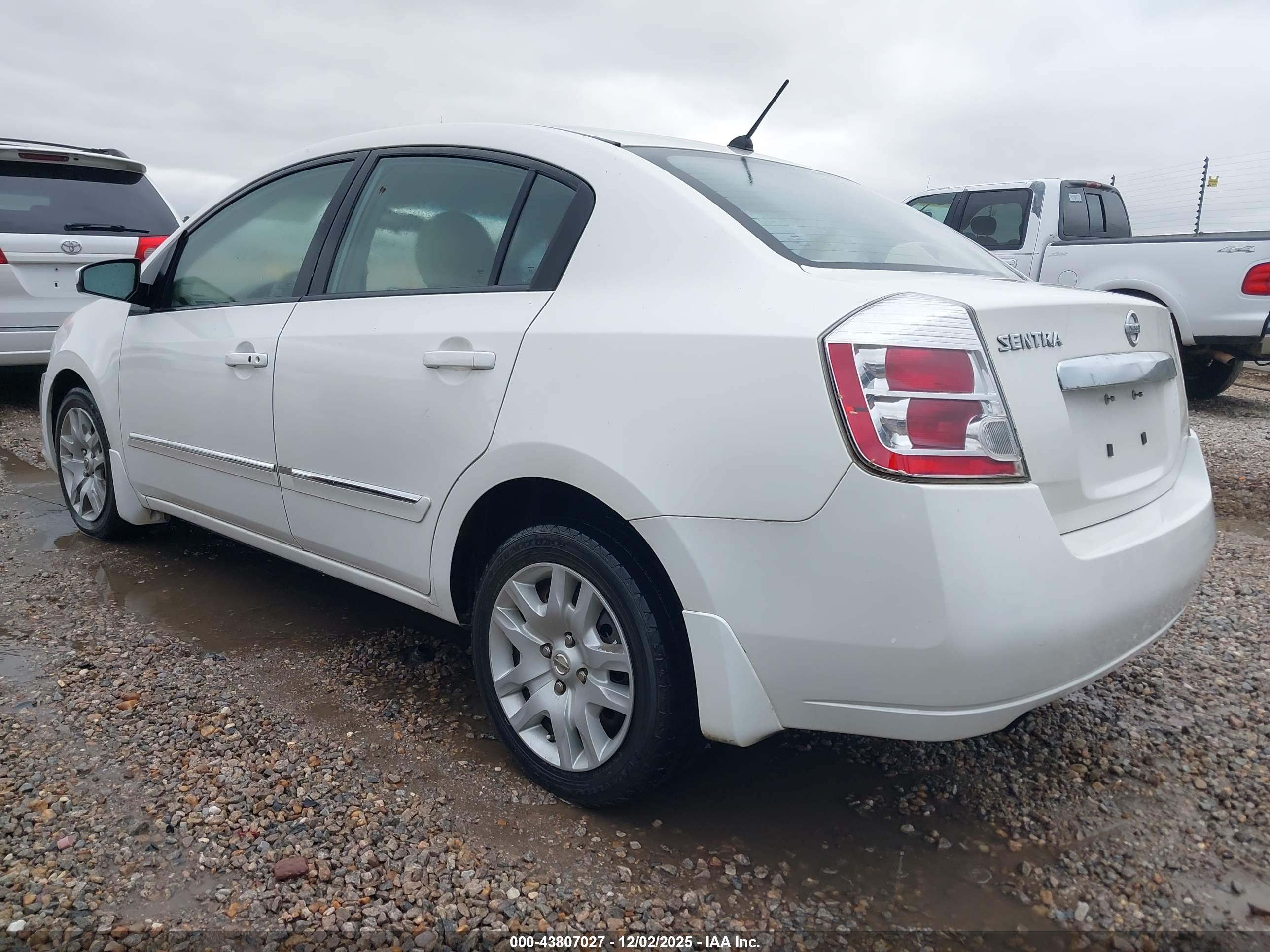 NISSAN SENTRA image 3