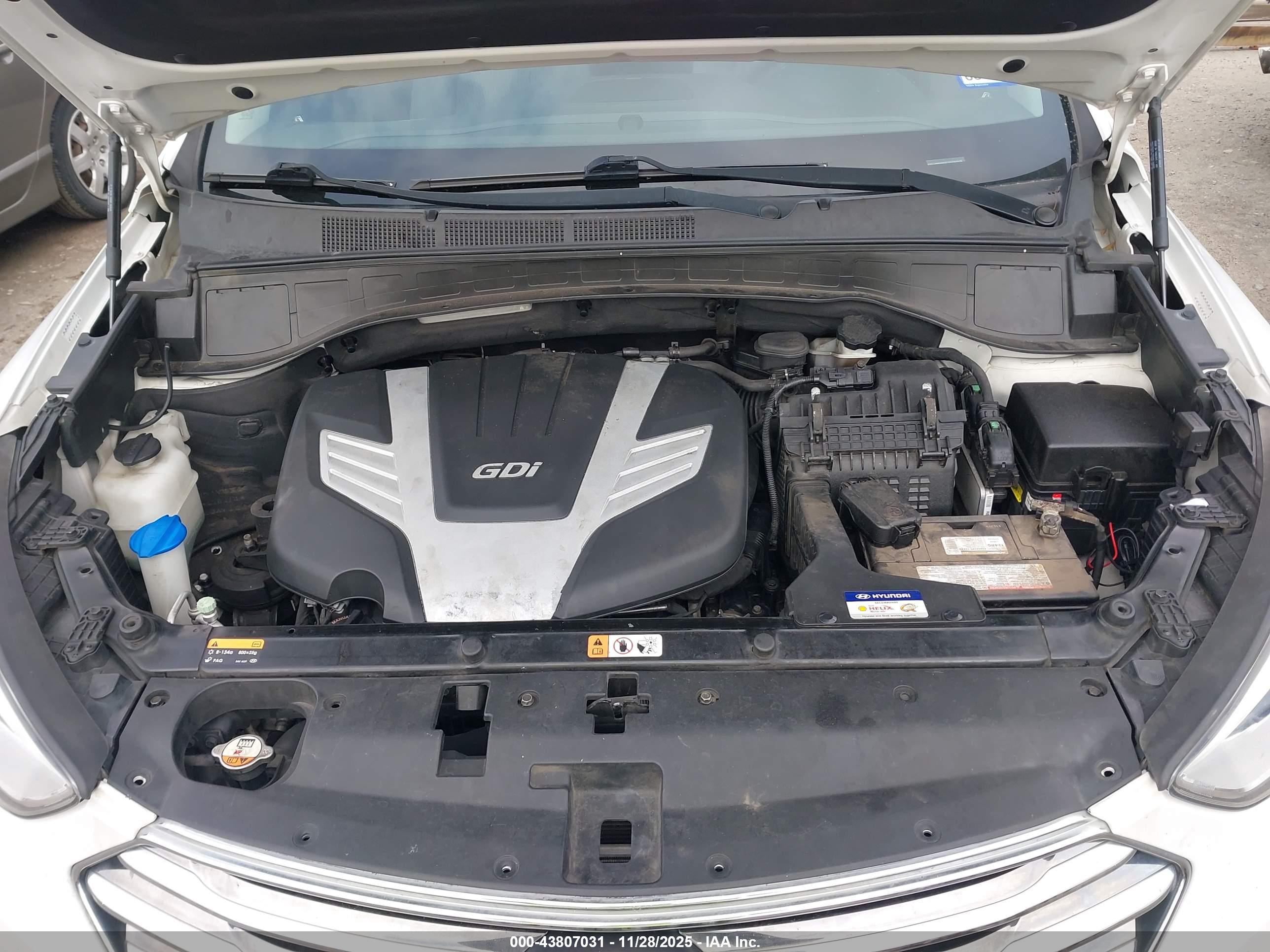 HYUNDAI SANTA image 10