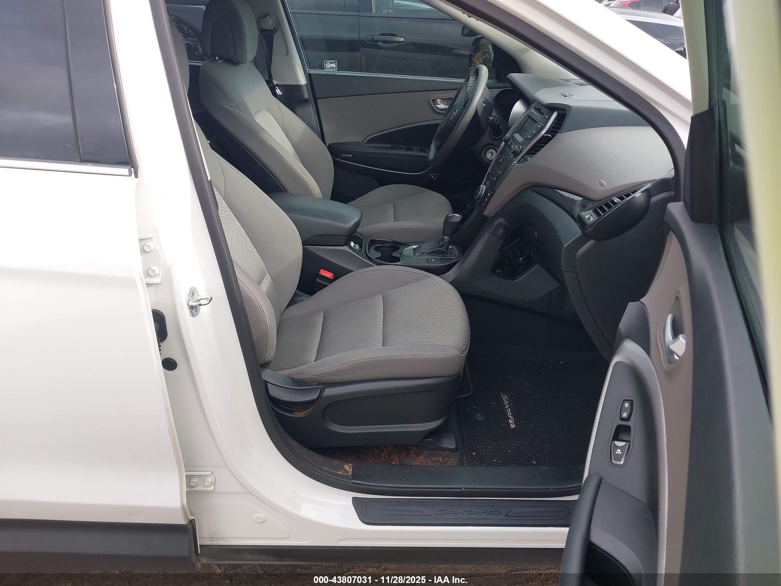 HYUNDAI SANTA image 5