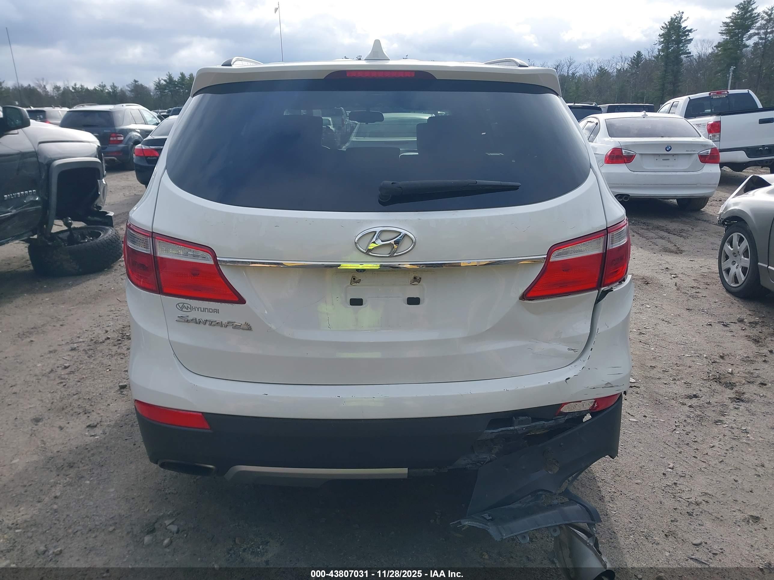 HYUNDAI SANTA image 6