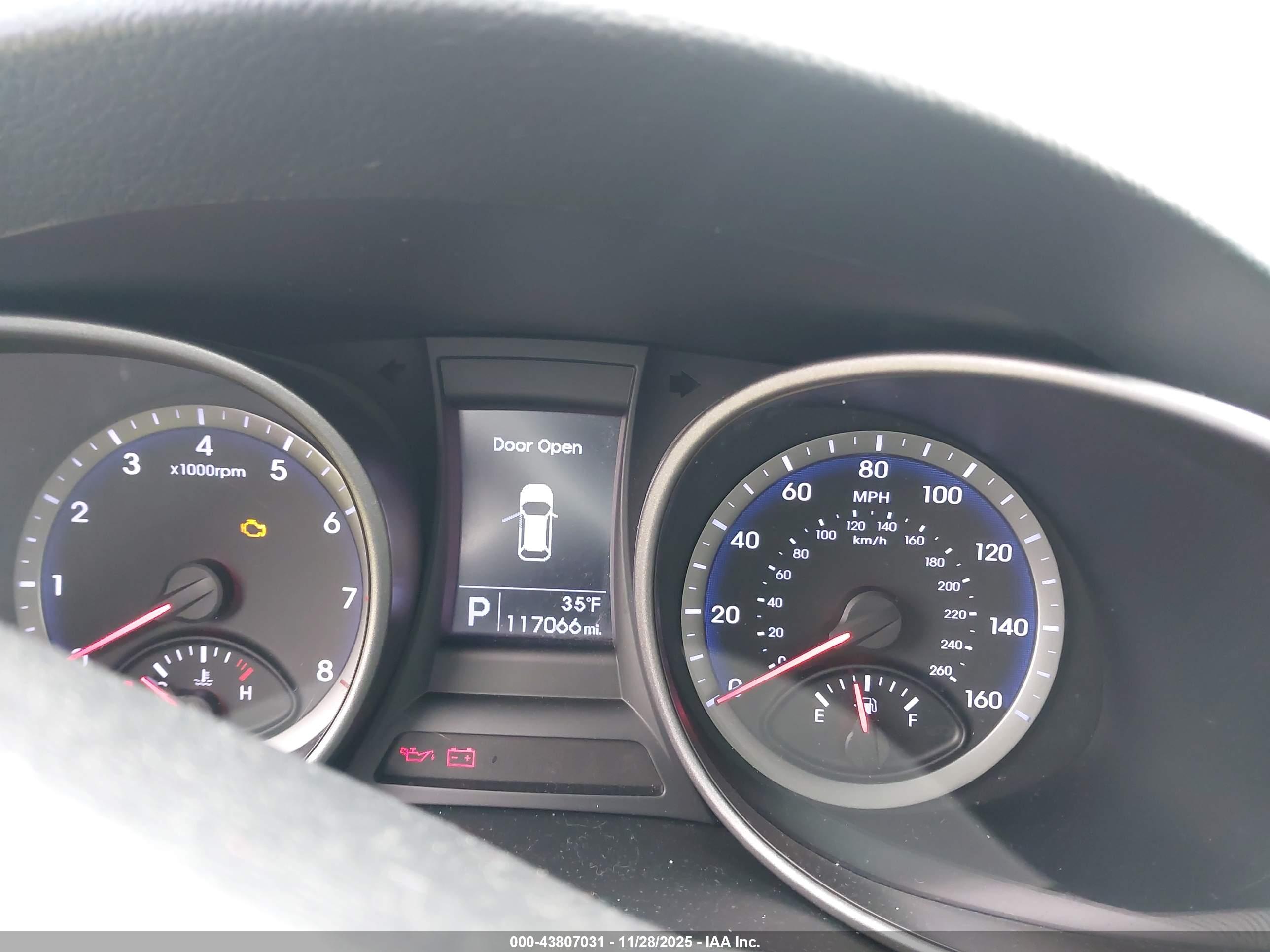 HYUNDAI SANTA image 7