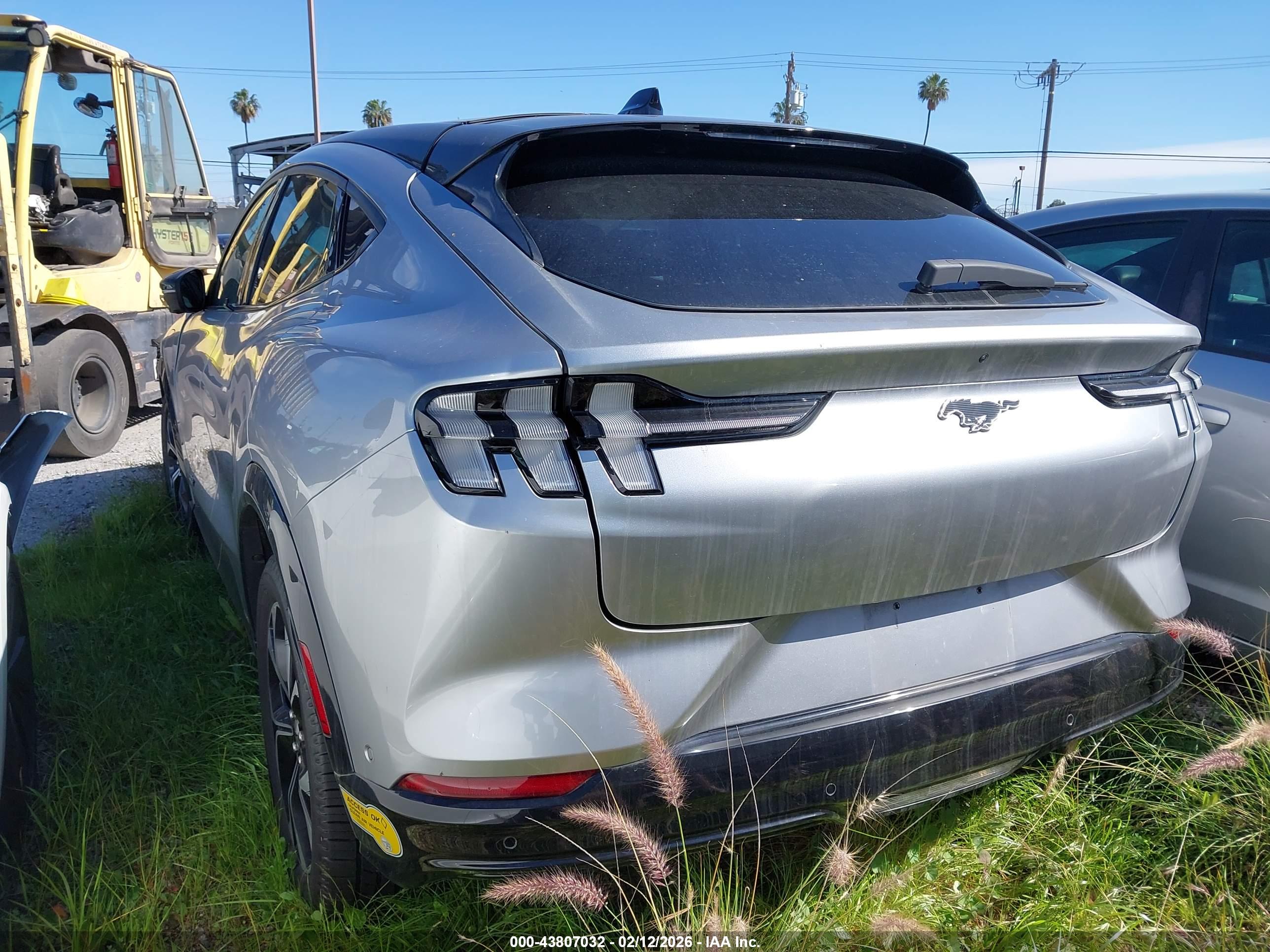 FORD MUSTANG image 3