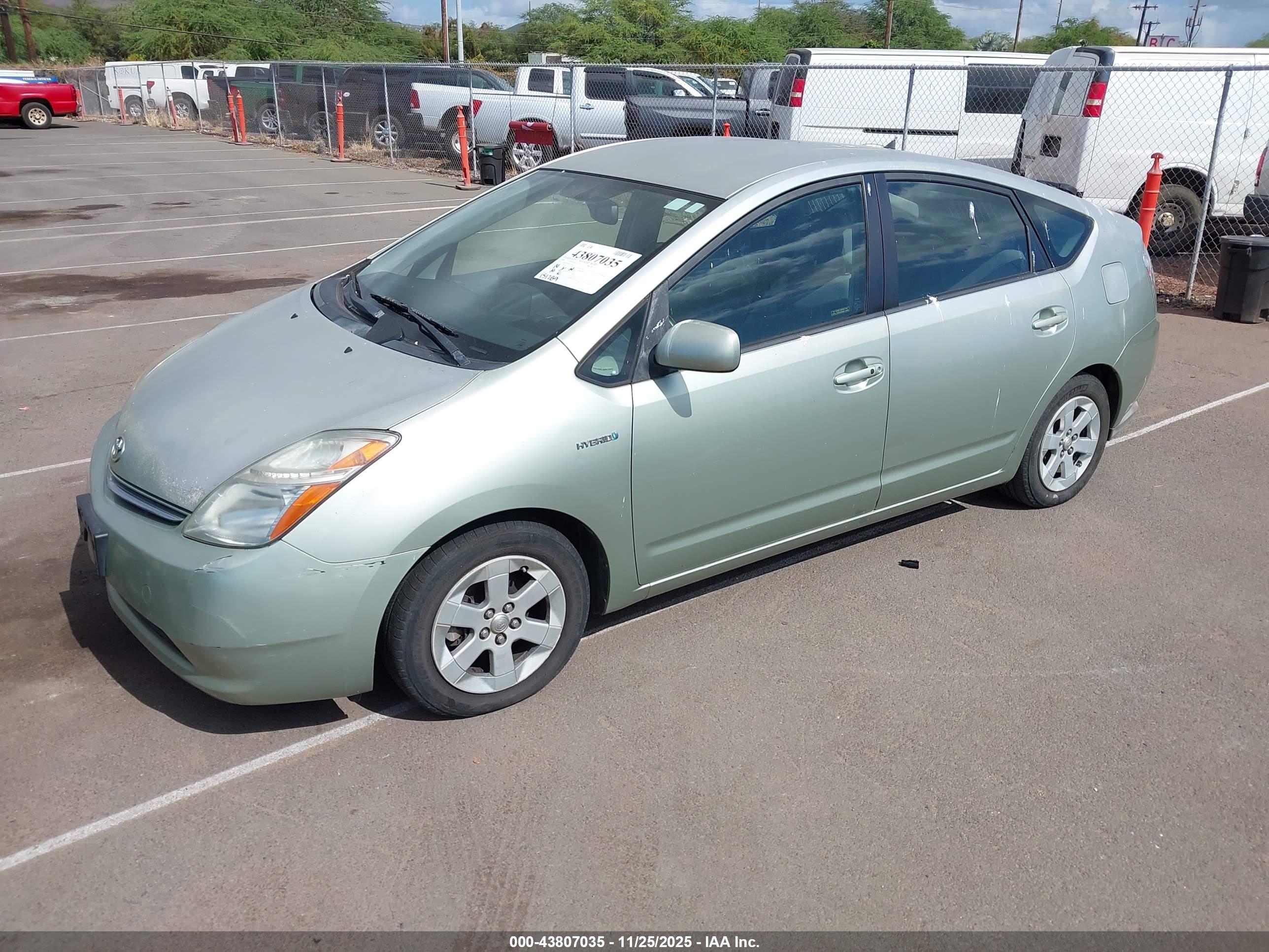 TOYOTA PRIUS image 2