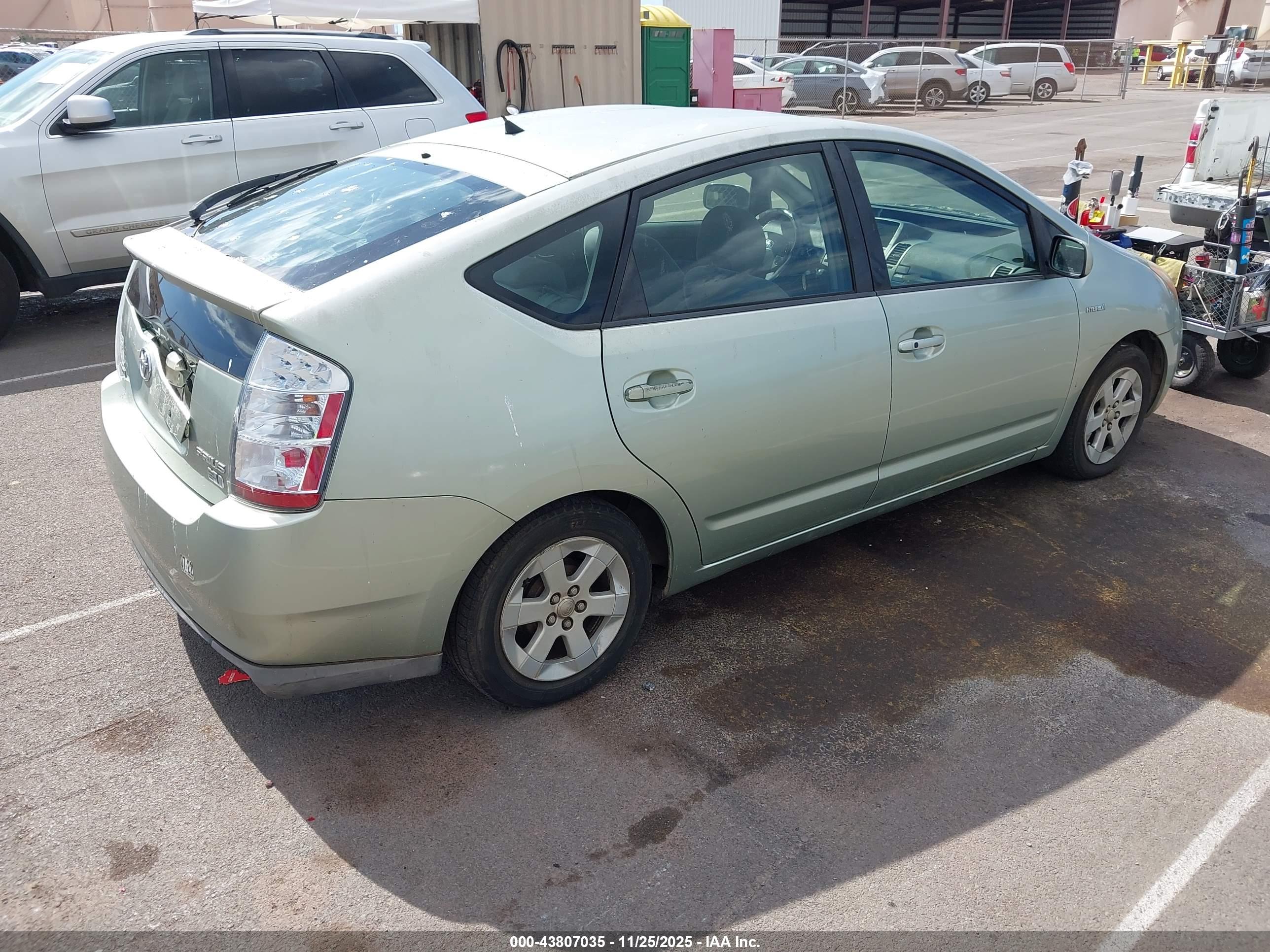 TOYOTA PRIUS image 4