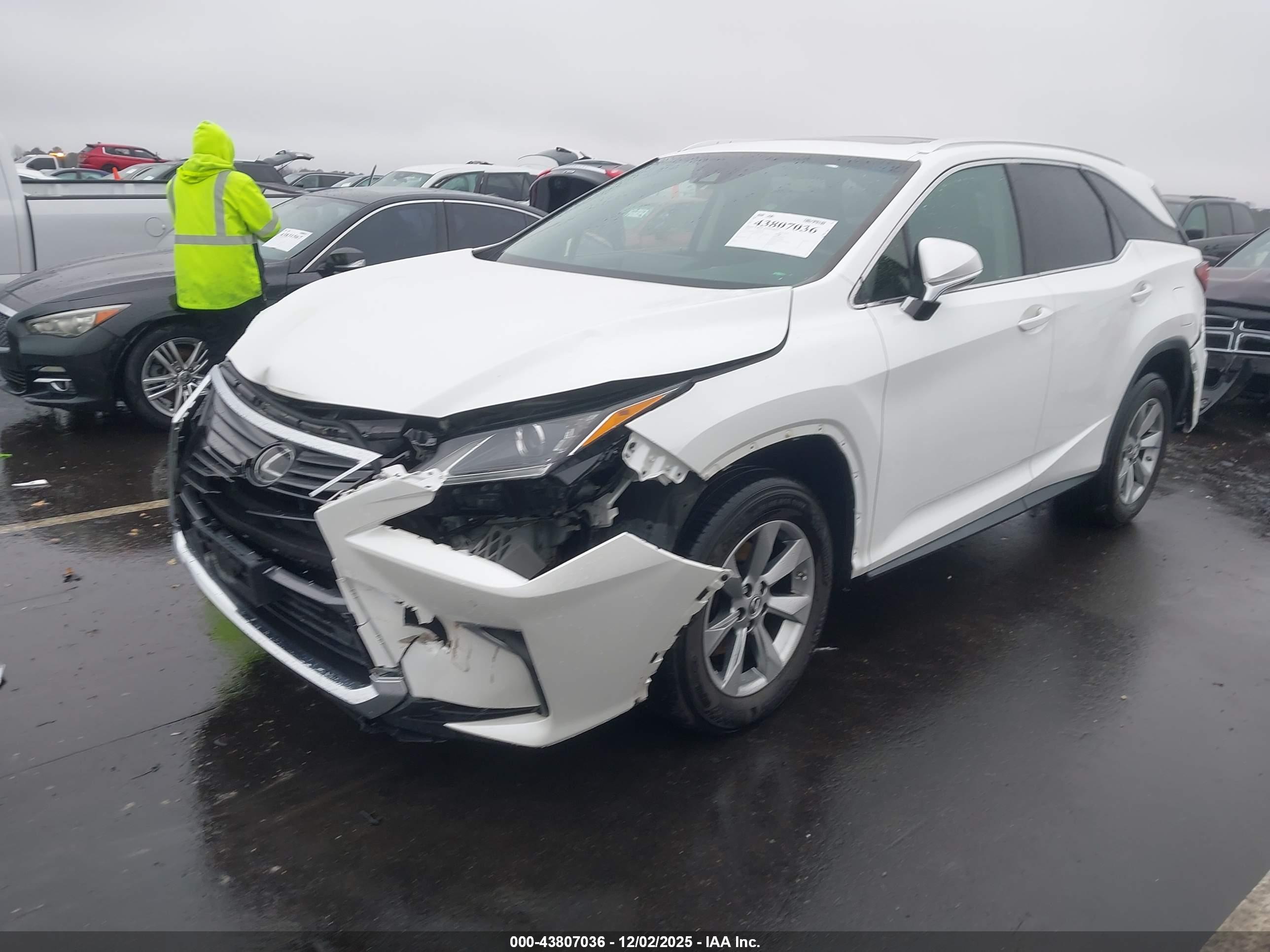LEXUS RX image 2
