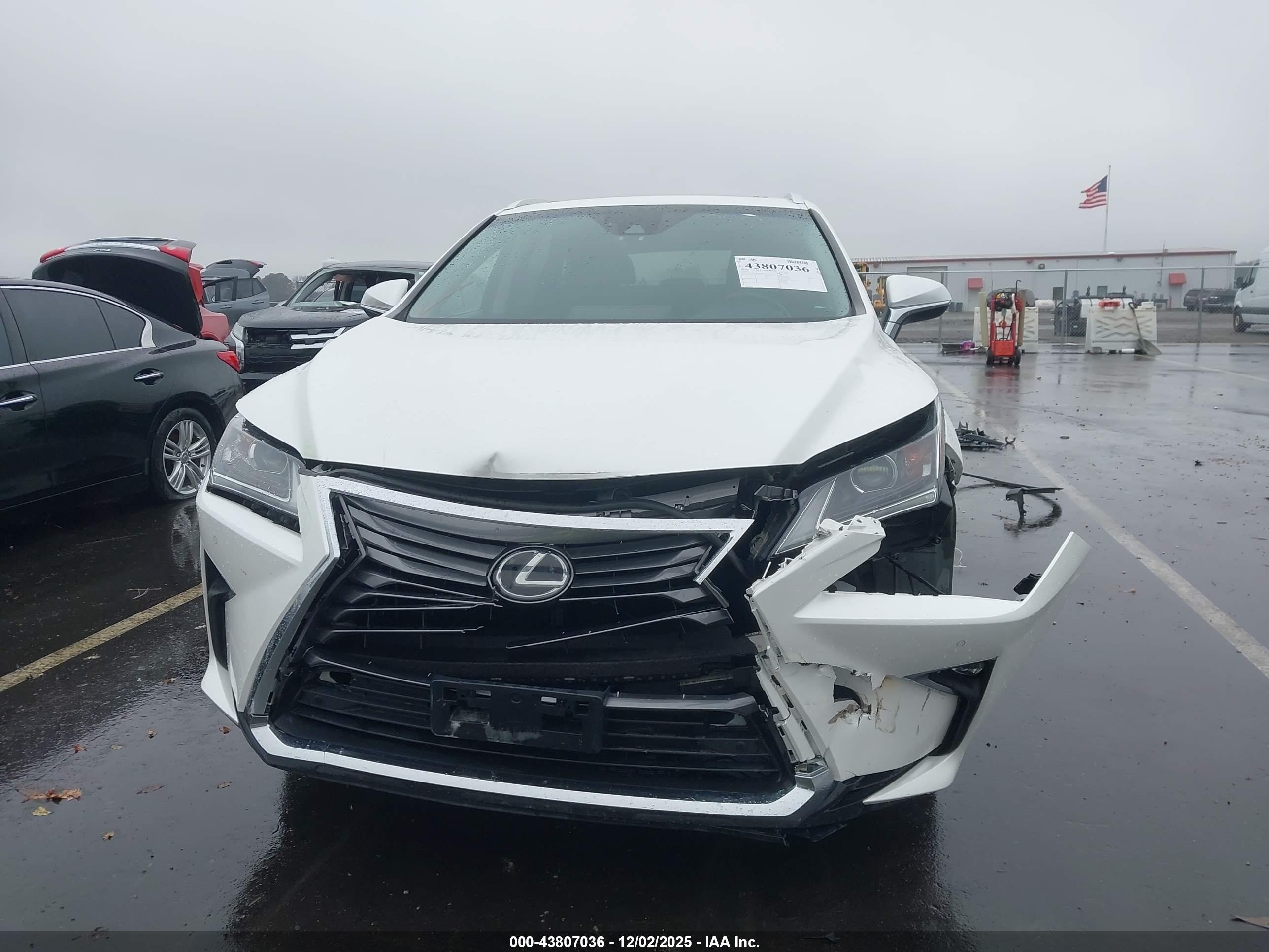 LEXUS RX image 6