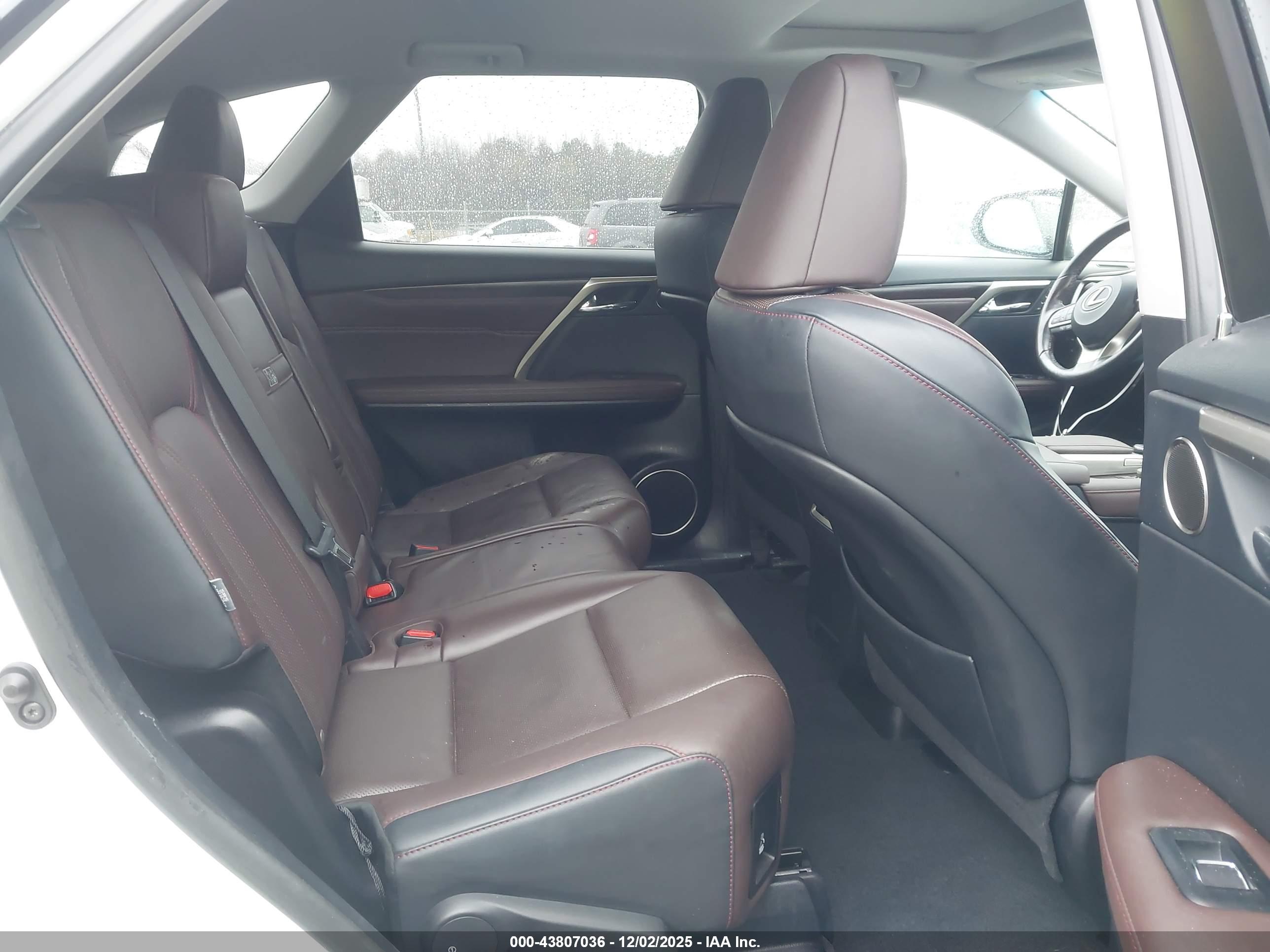 LEXUS RX image 8