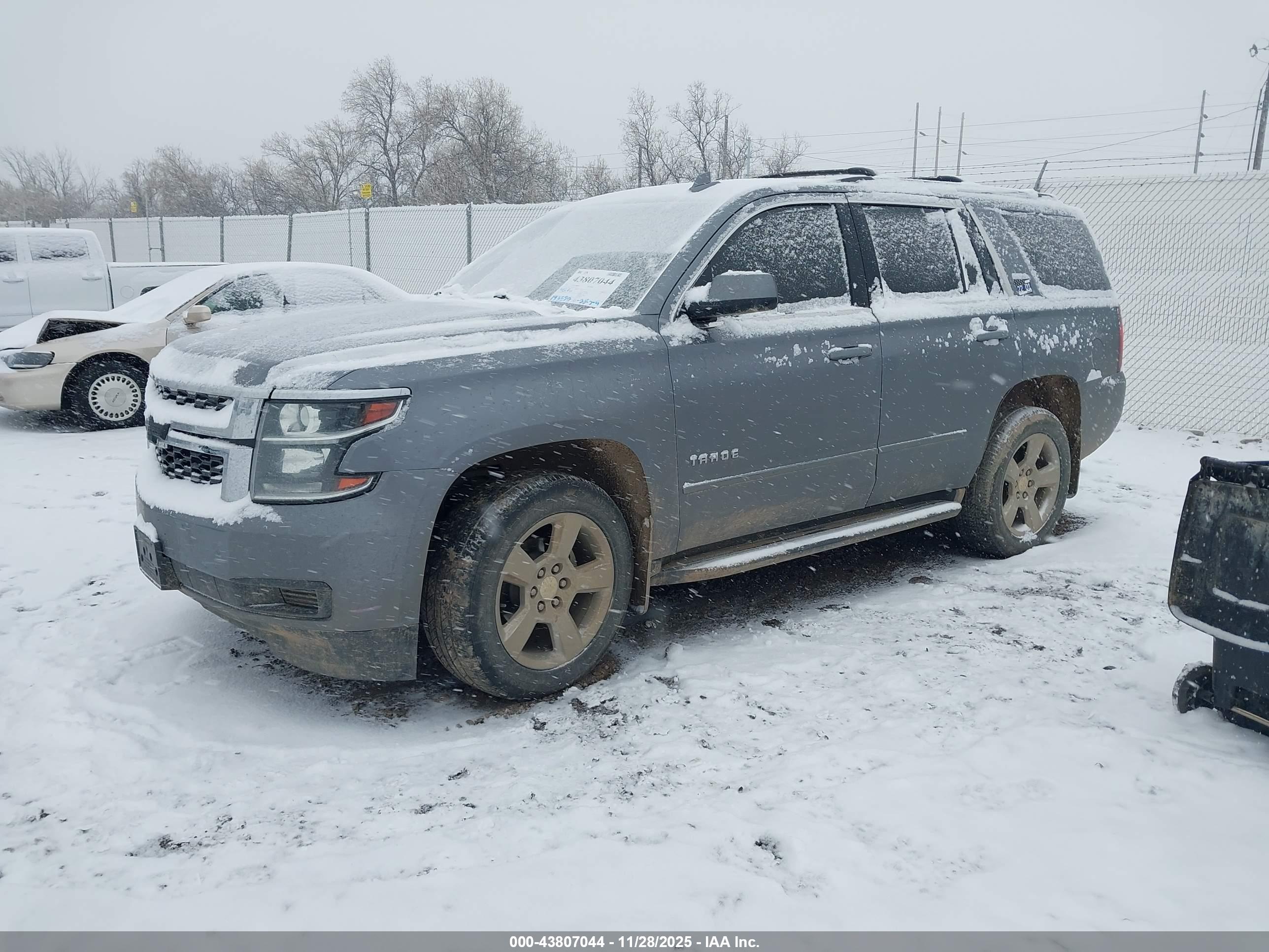 CHEVROLET TAHOE image 2