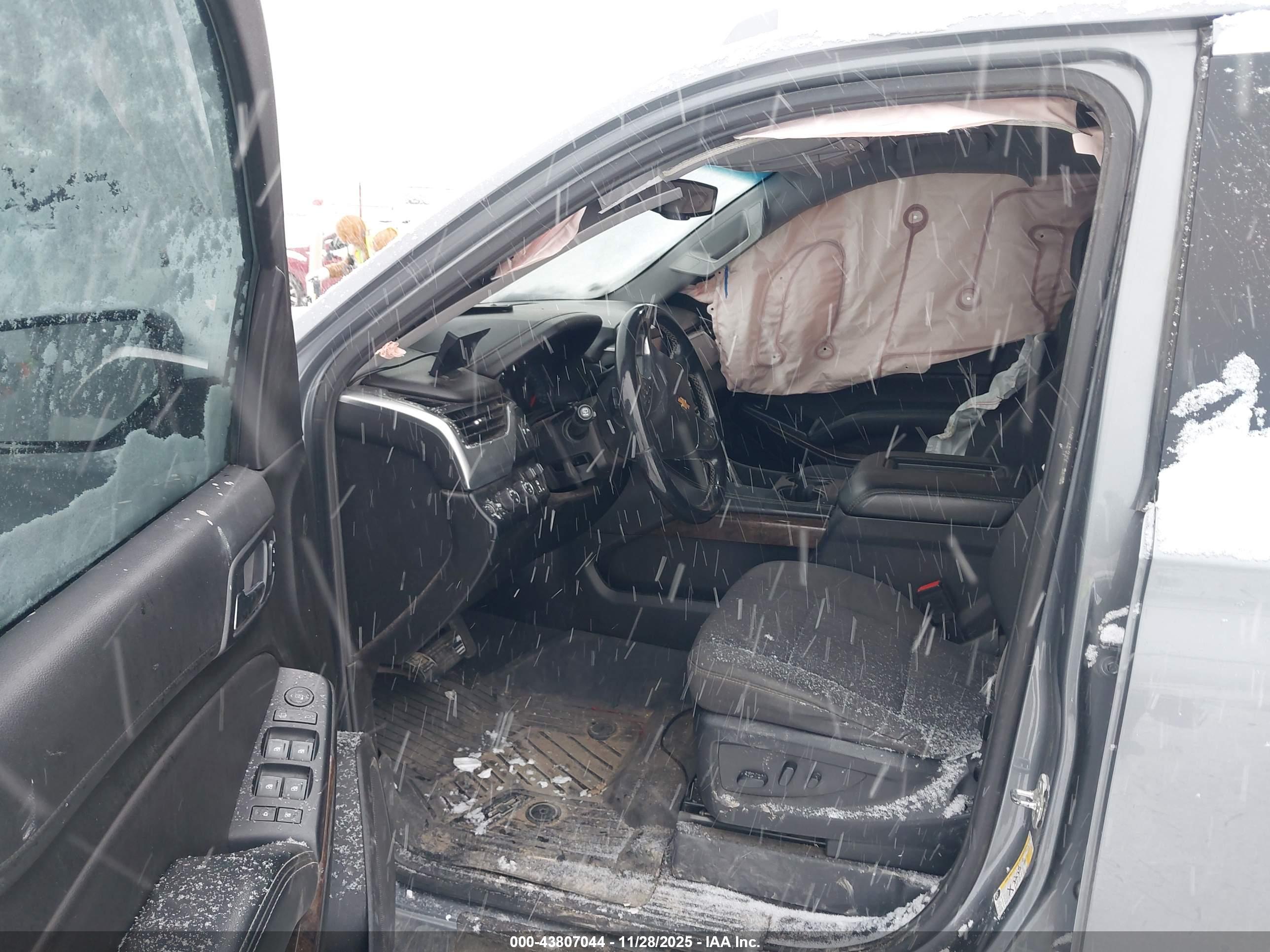 CHEVROLET TAHOE image 5