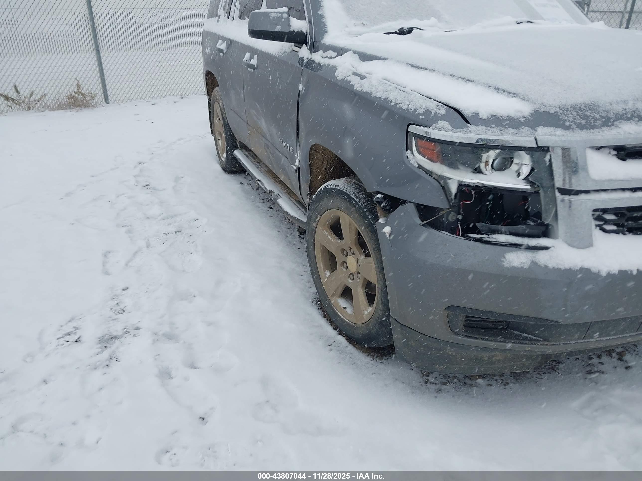 CHEVROLET TAHOE image 6