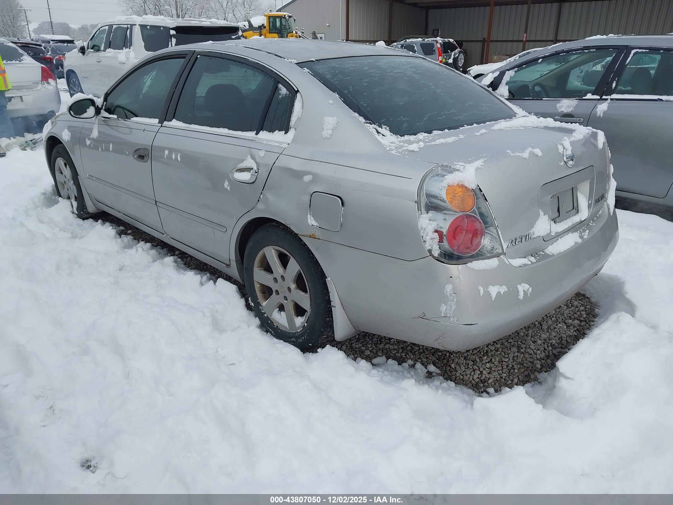 NISSAN ALTIMA image 3