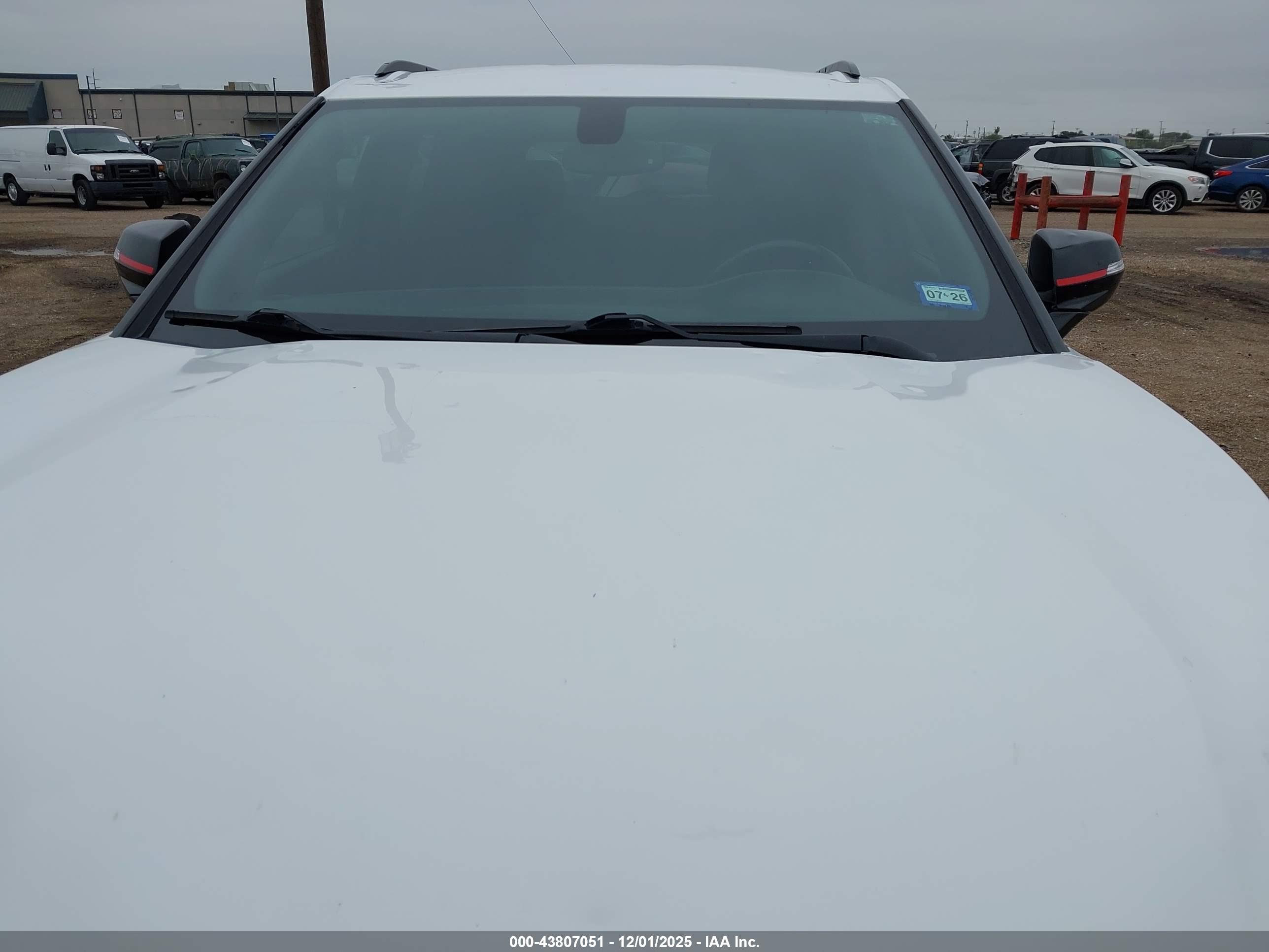 CHEVROLET BLAZER image 6