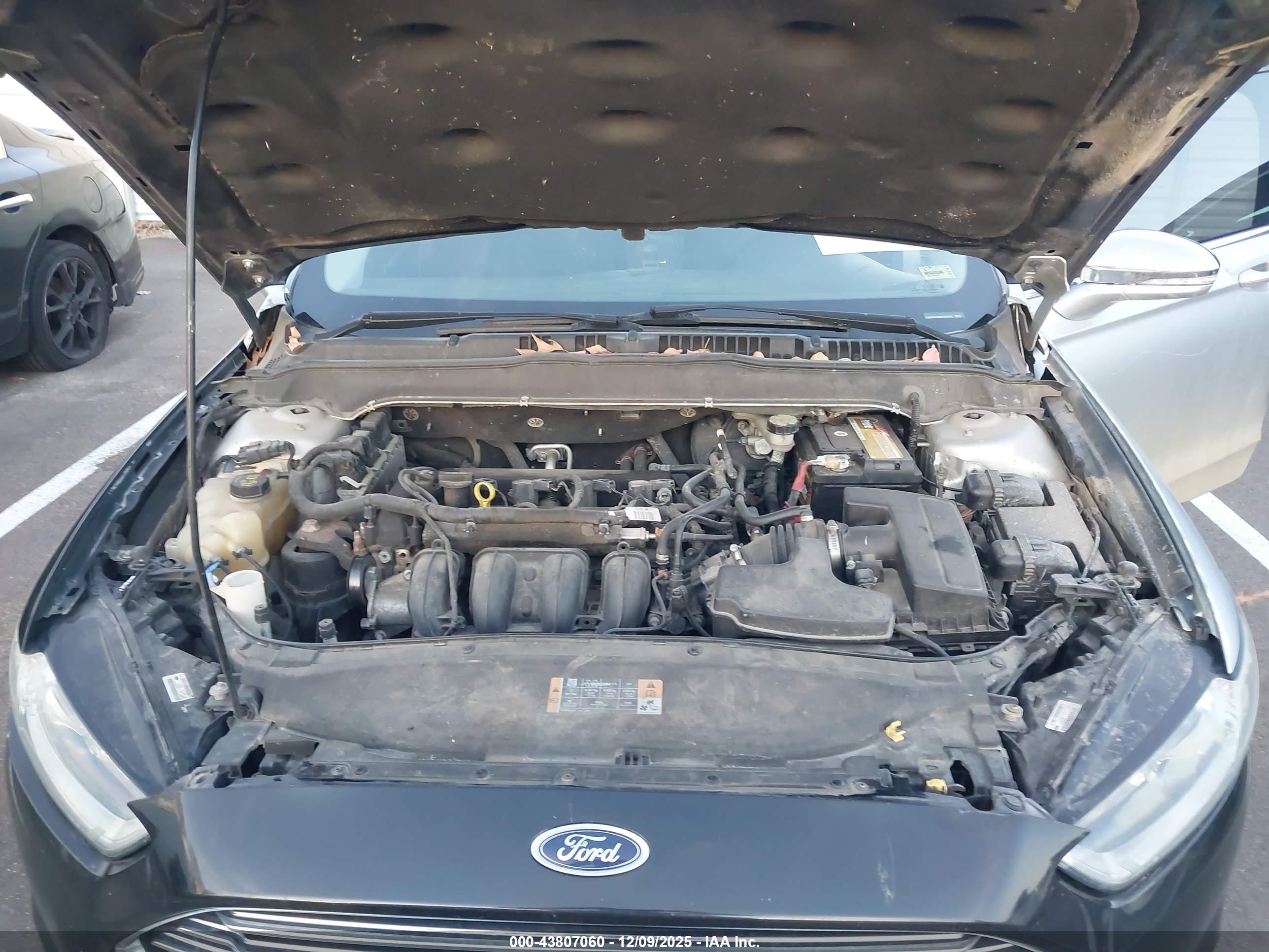 FORD FUSION image 10