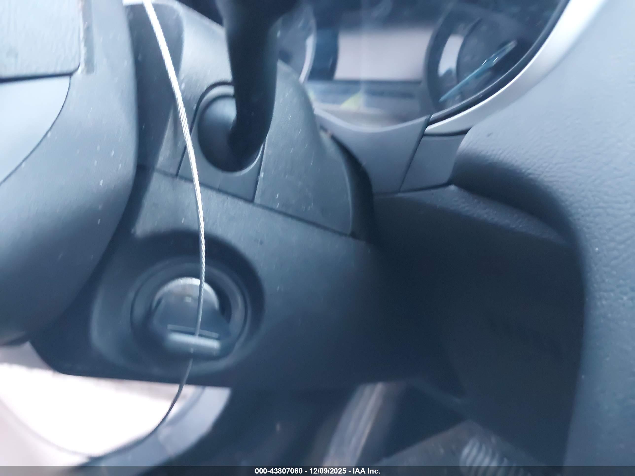 FORD FUSION image 11