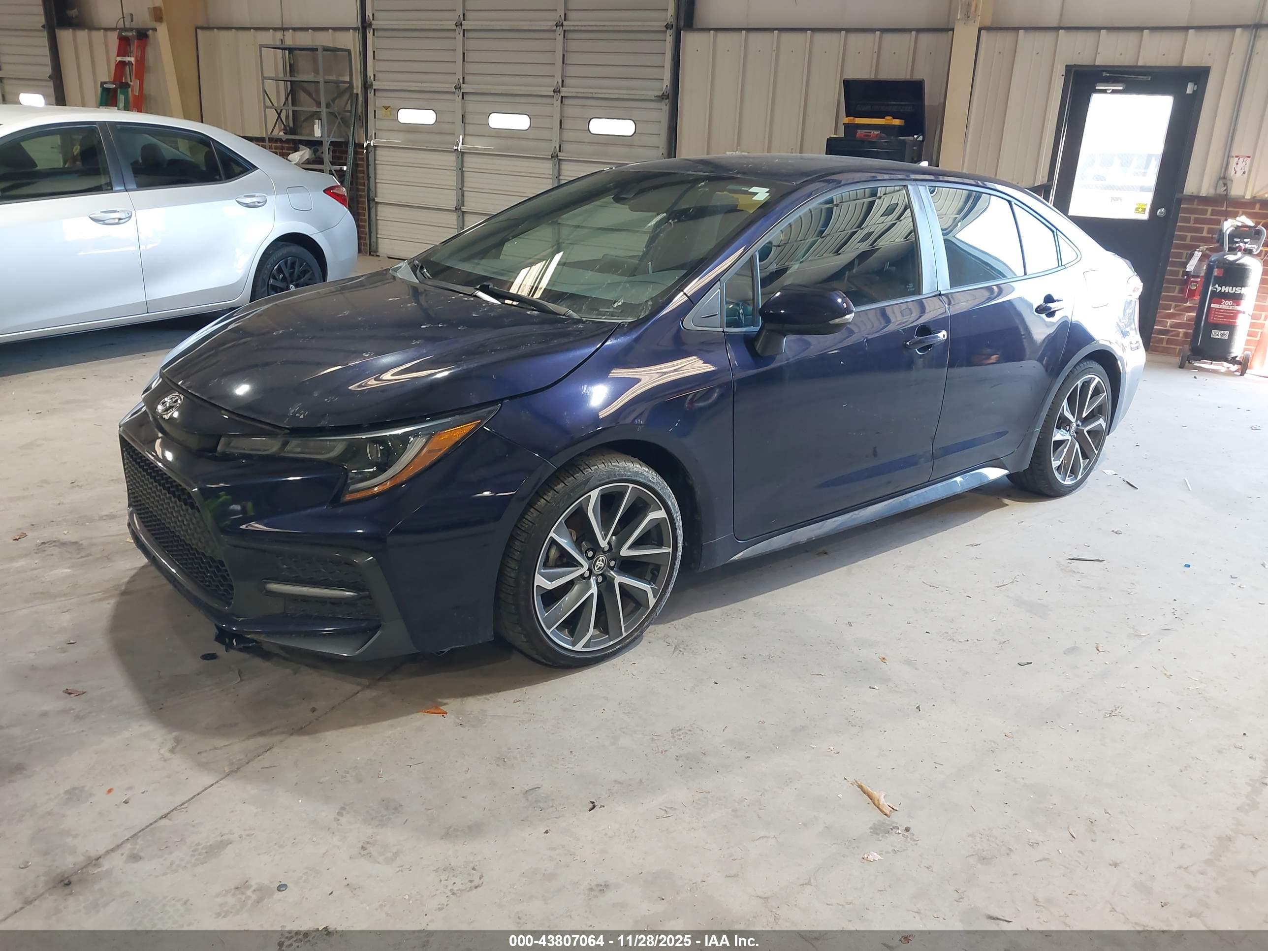 TOYOTA COROLLA image 2