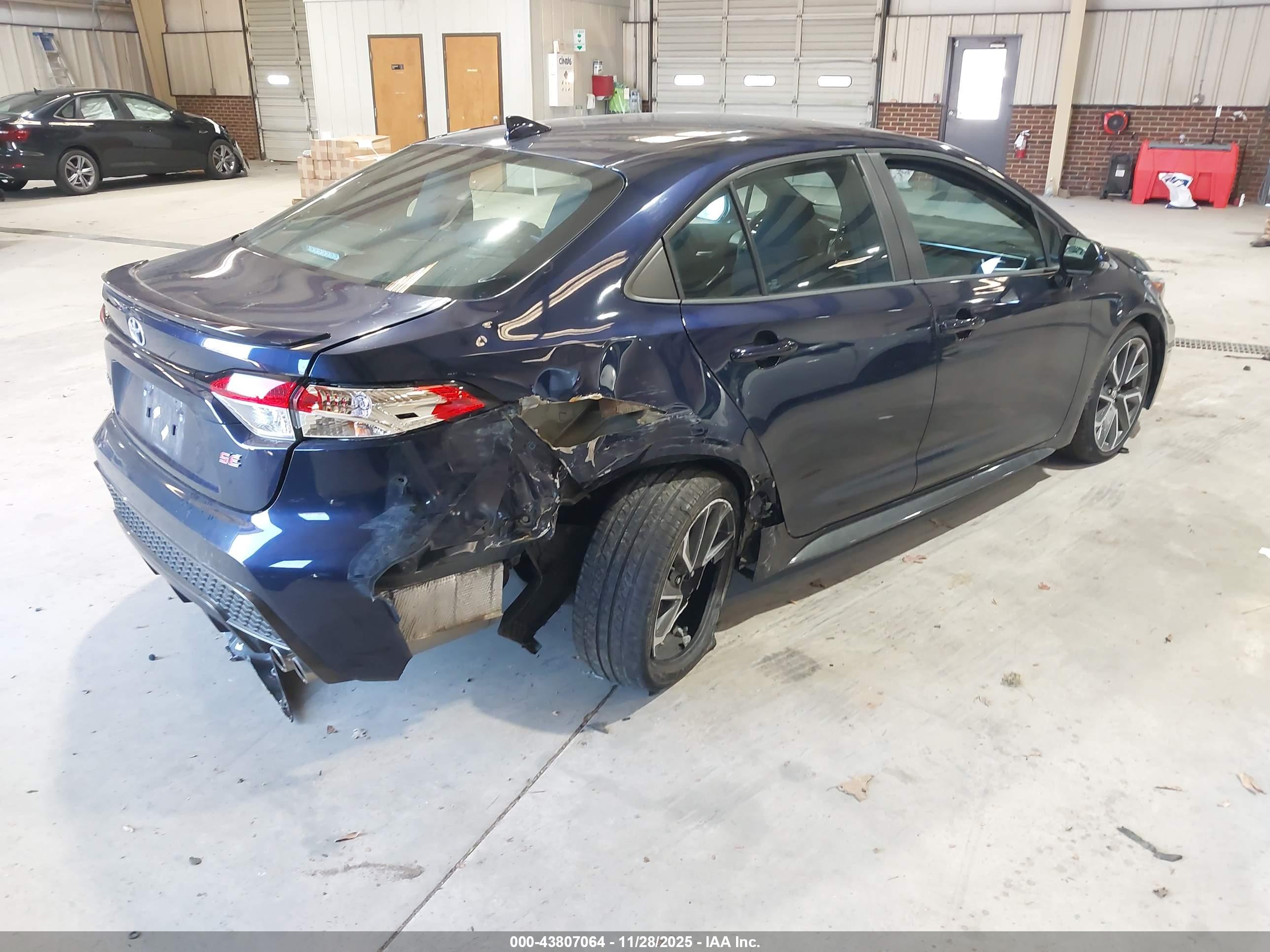 TOYOTA COROLLA image 4