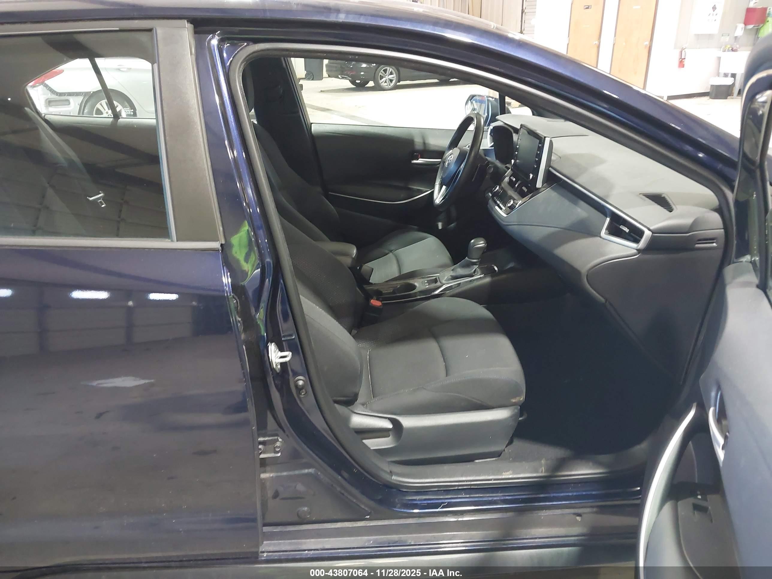 TOYOTA COROLLA image 5