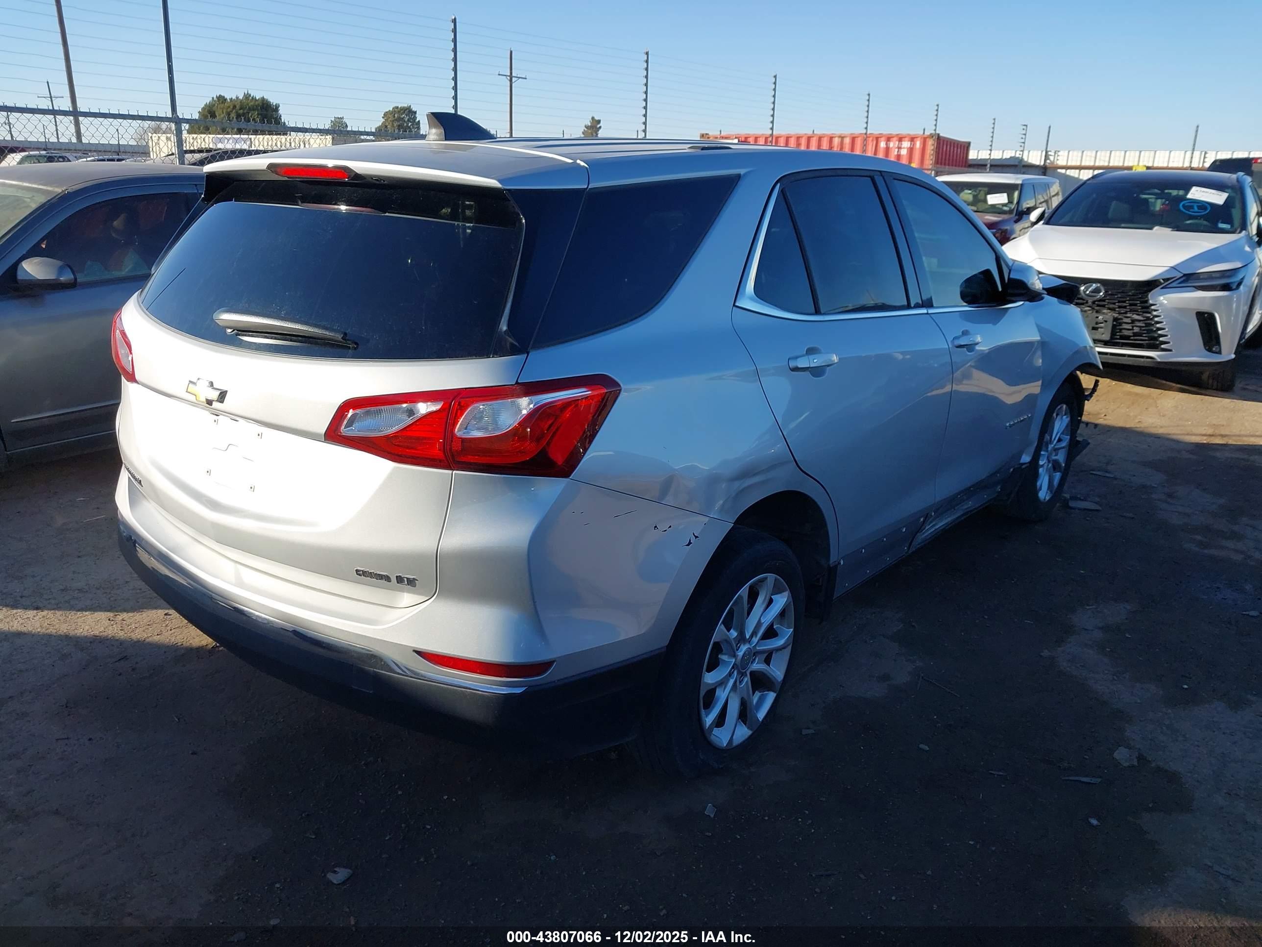 CHEVROLET EQUINOX image 4