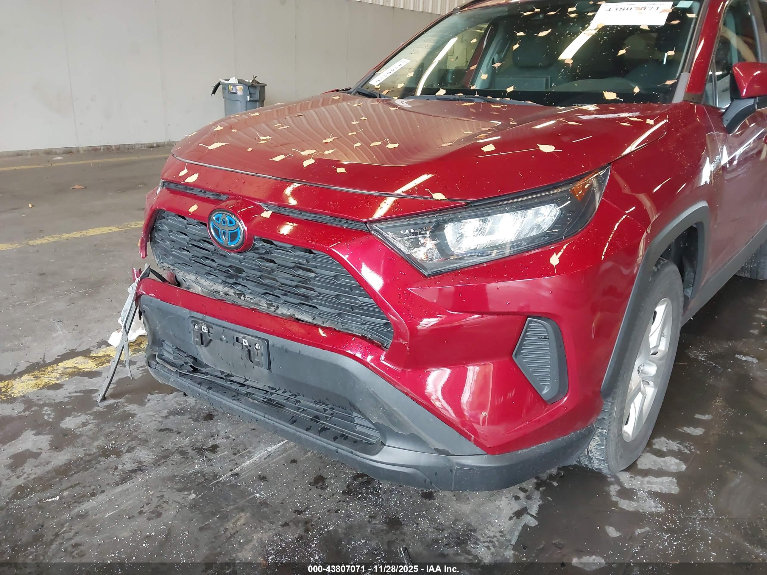 TOYOTA RAV4 image 6