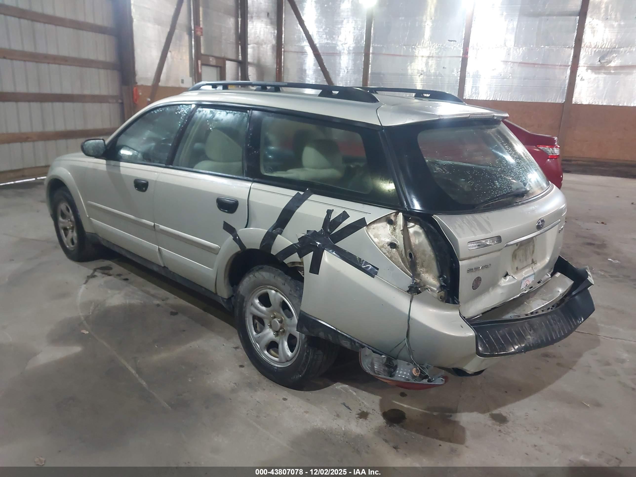 SUBARU OUTBACK image 3