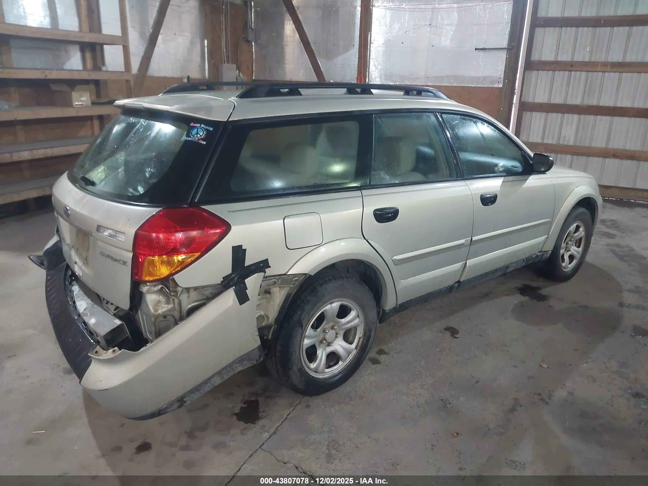 SUBARU OUTBACK image 4