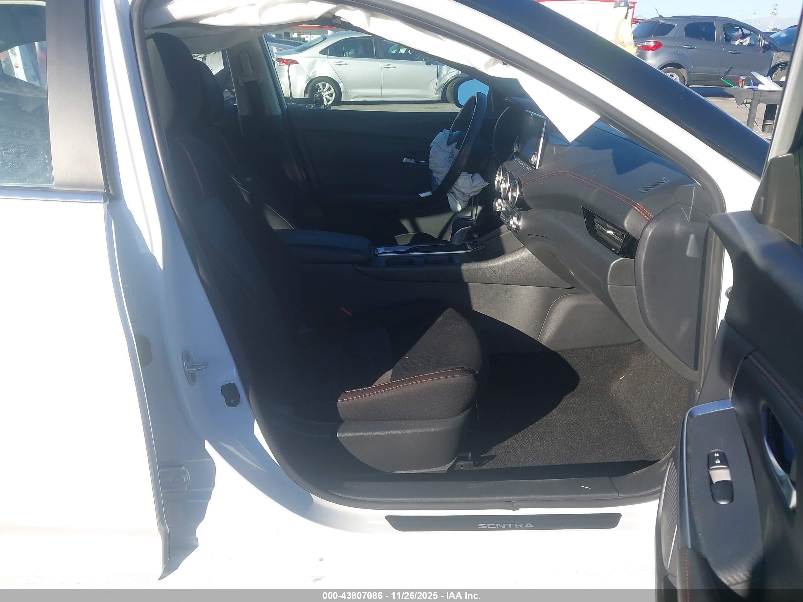 NISSAN SENTRA image 5