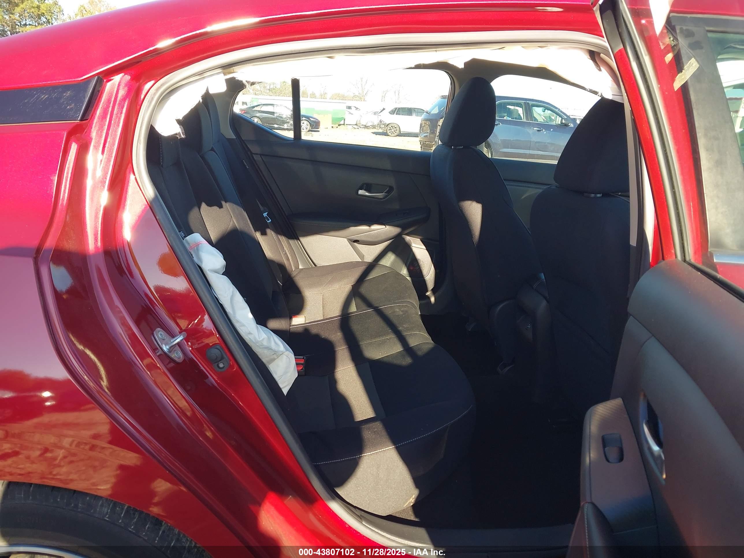 NISSAN SENTRA image 8