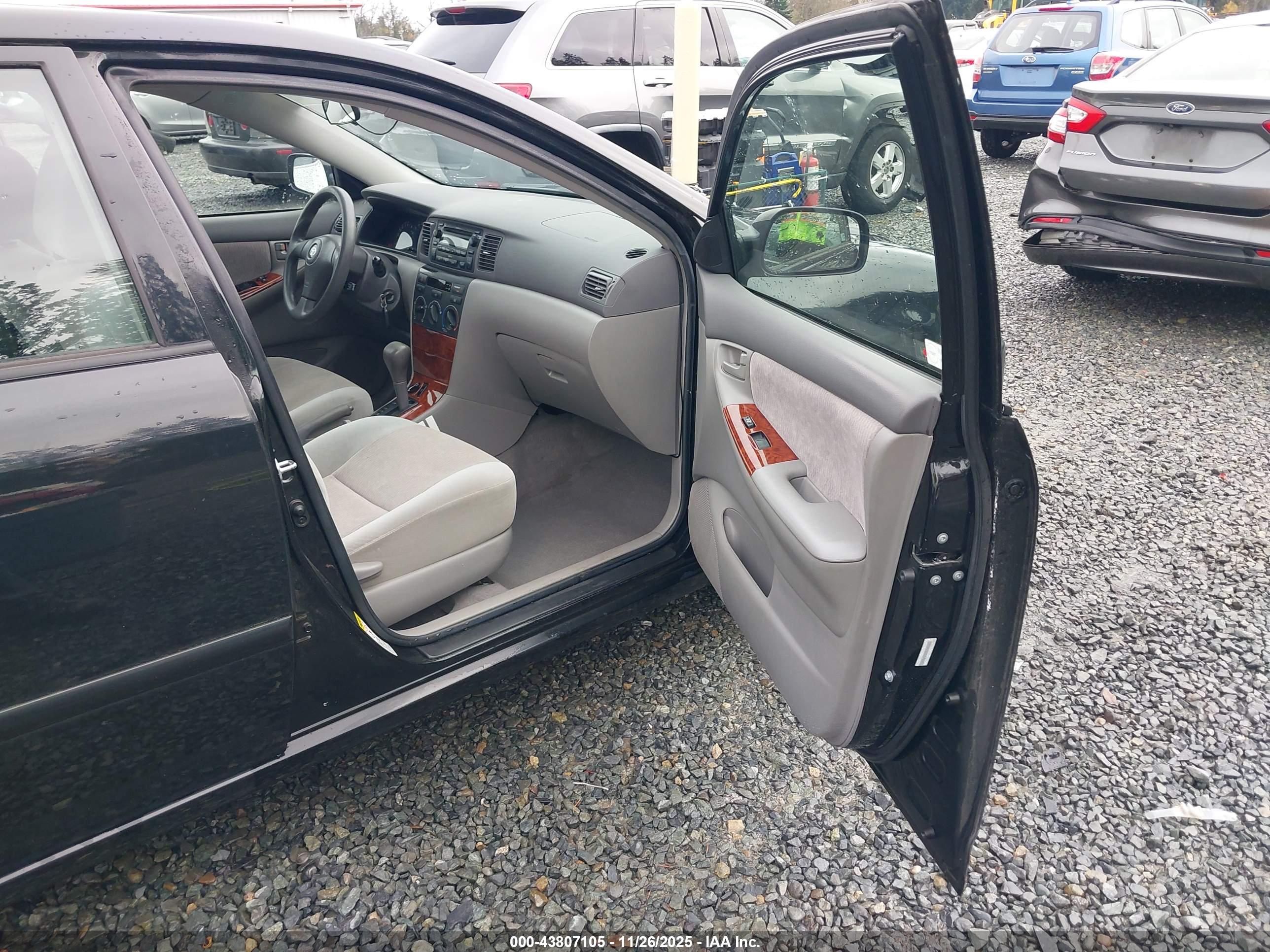 TOYOTA COROLLA image 5