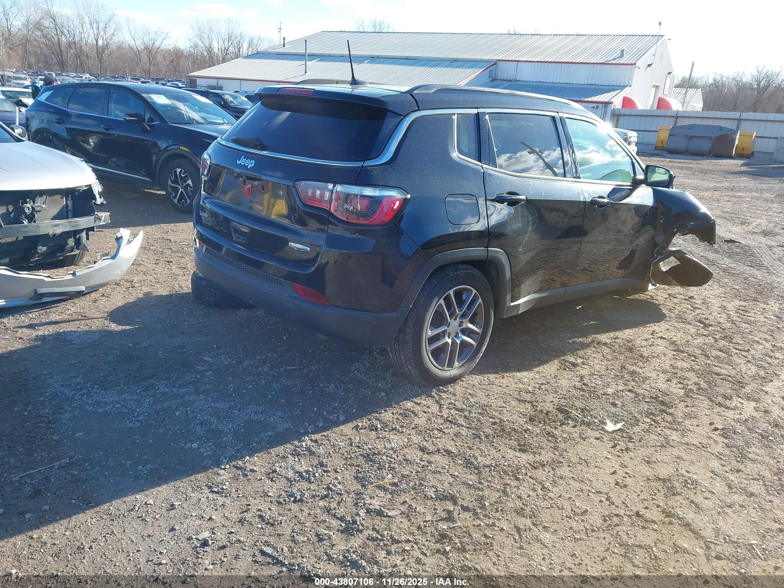 JEEP COMPASS image 4