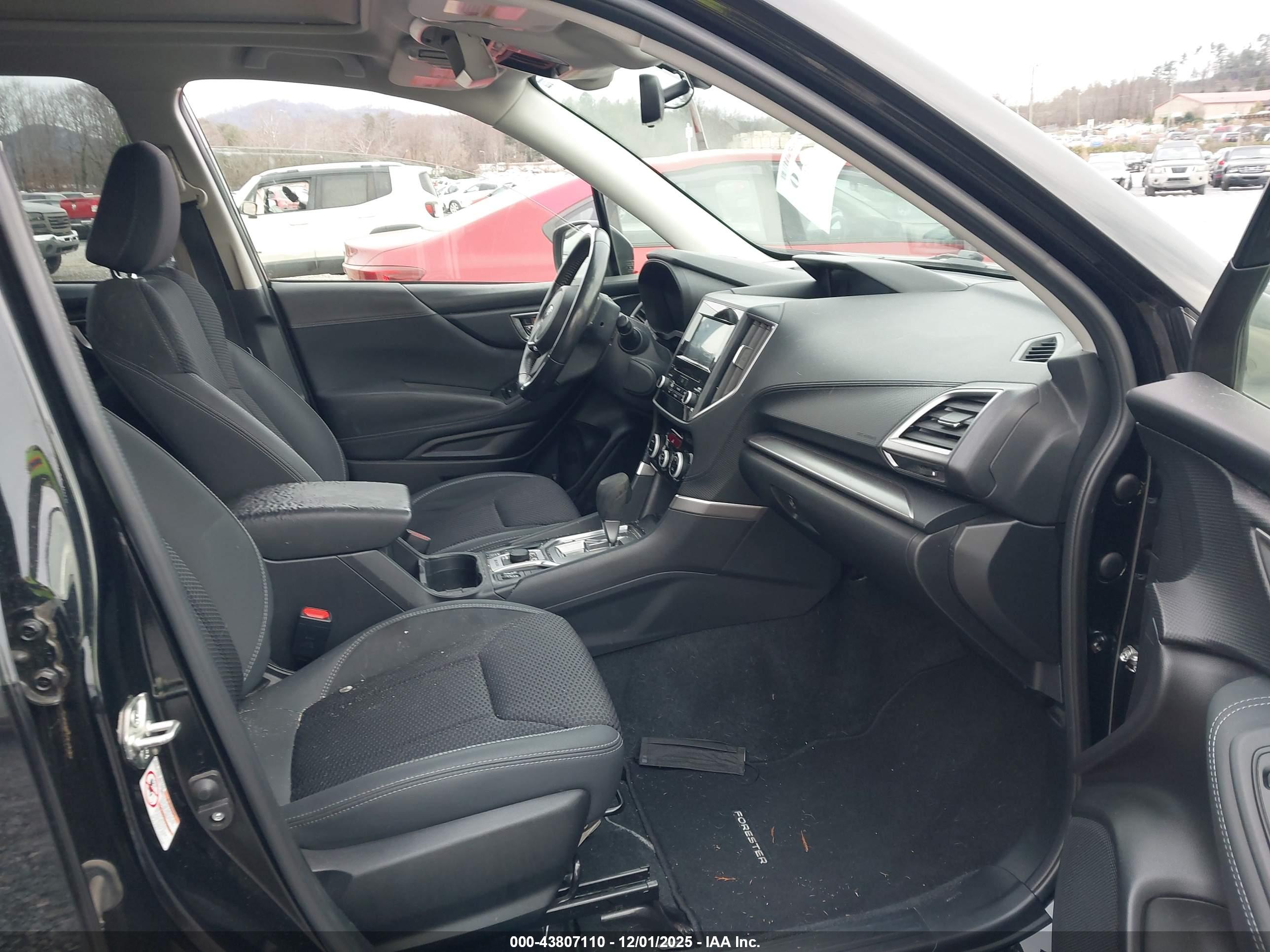SUBARU FORESTER image 5
