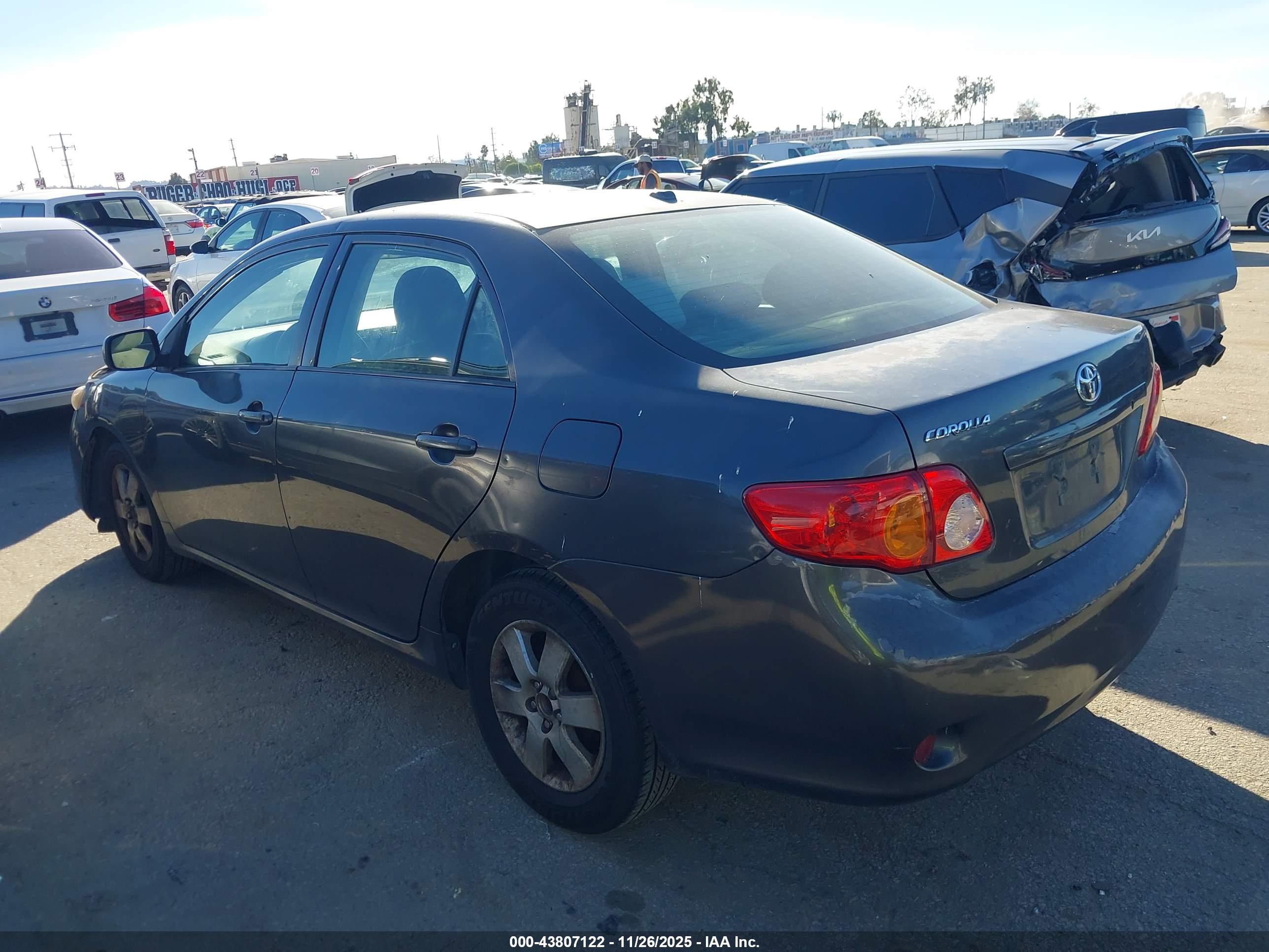 TOYOTA COROLLA image 3