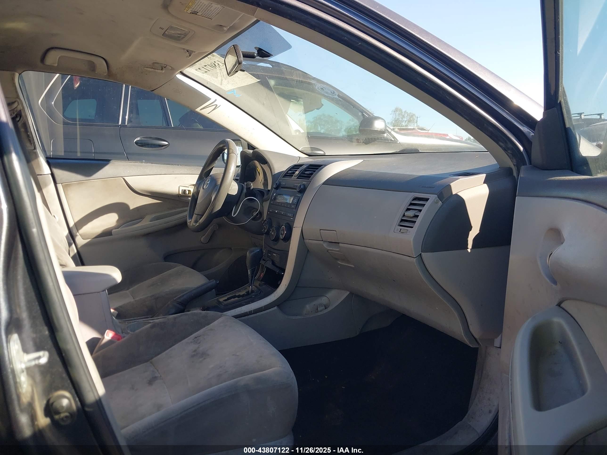 TOYOTA COROLLA image 5