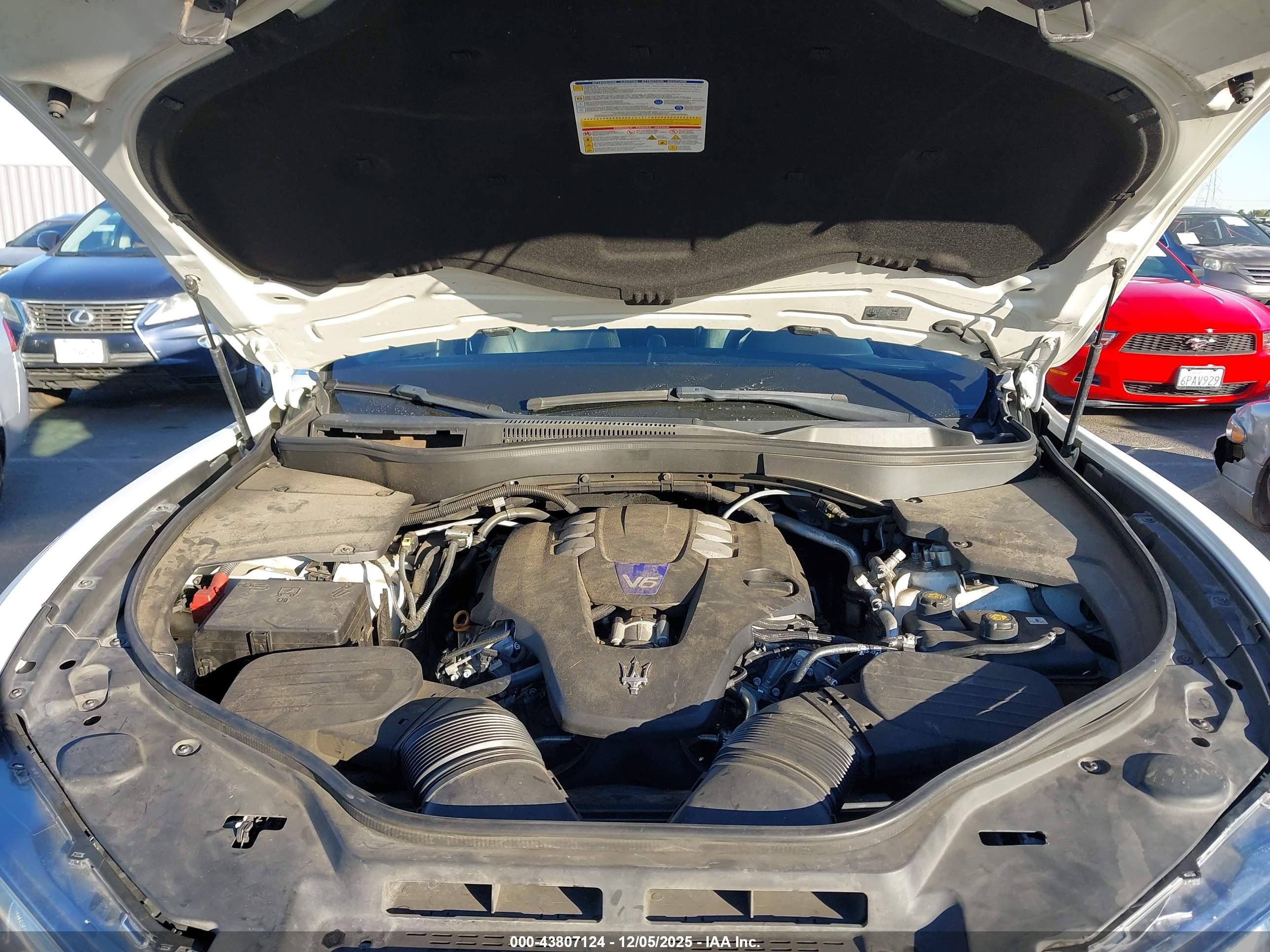 MASERATI LEVANTE image 10