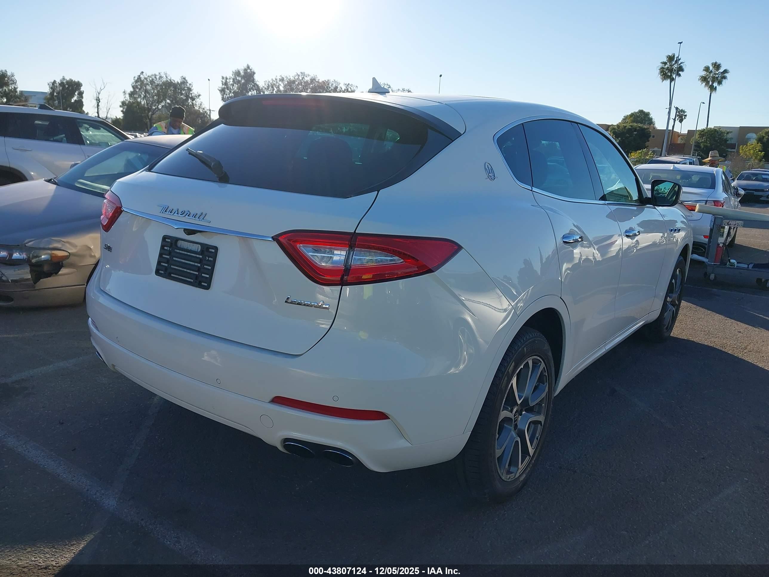 MASERATI LEVANTE image 4