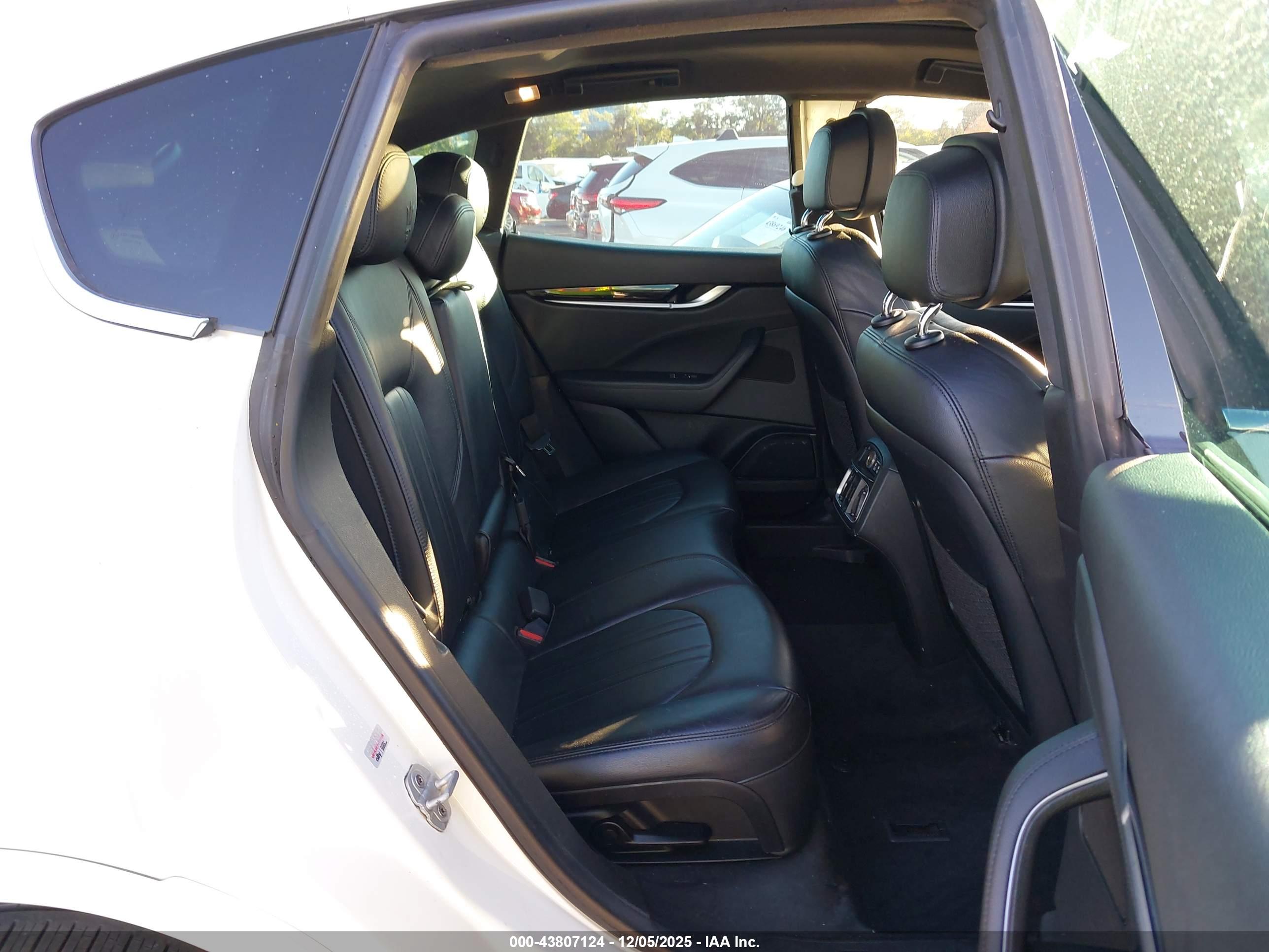 MASERATI LEVANTE image 8
