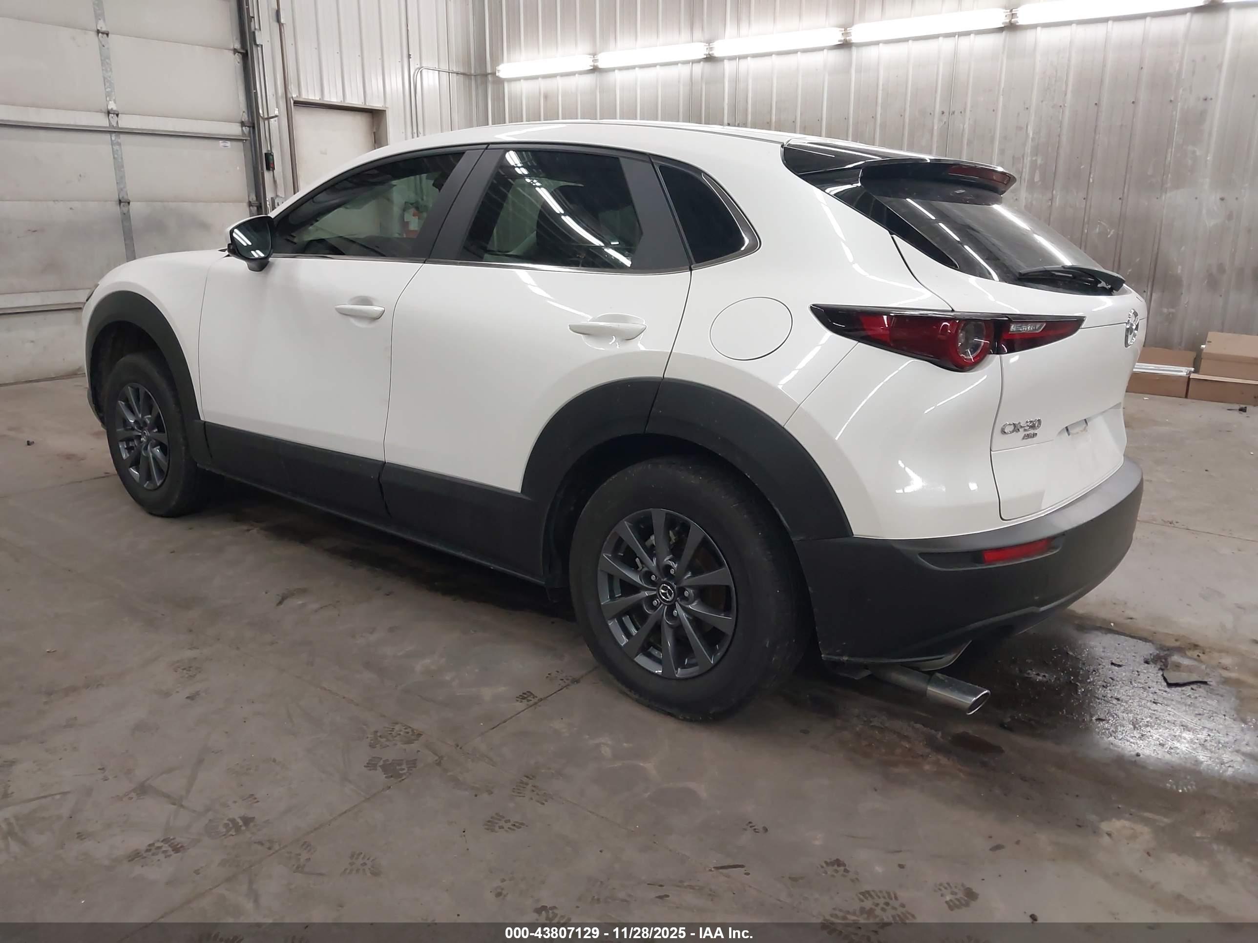 MAZDA CX-30 image 3