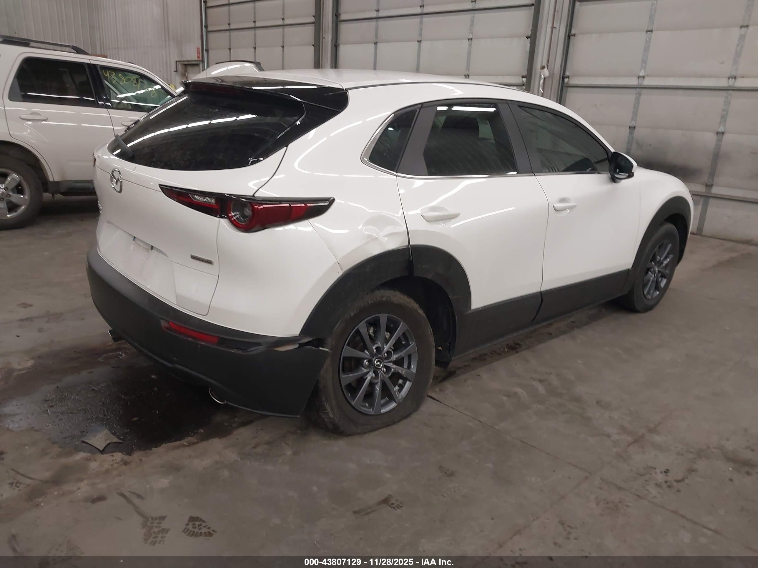 MAZDA CX-30 image 4