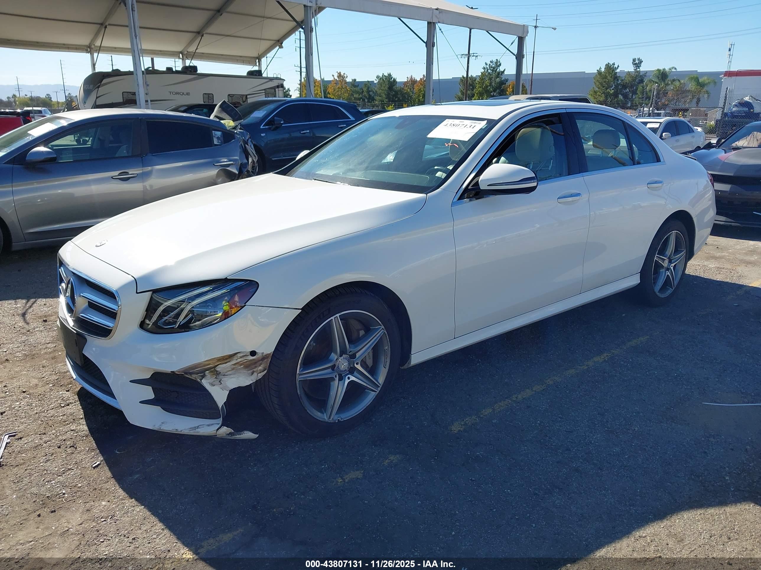 MERCEDES-BENZ E image 2