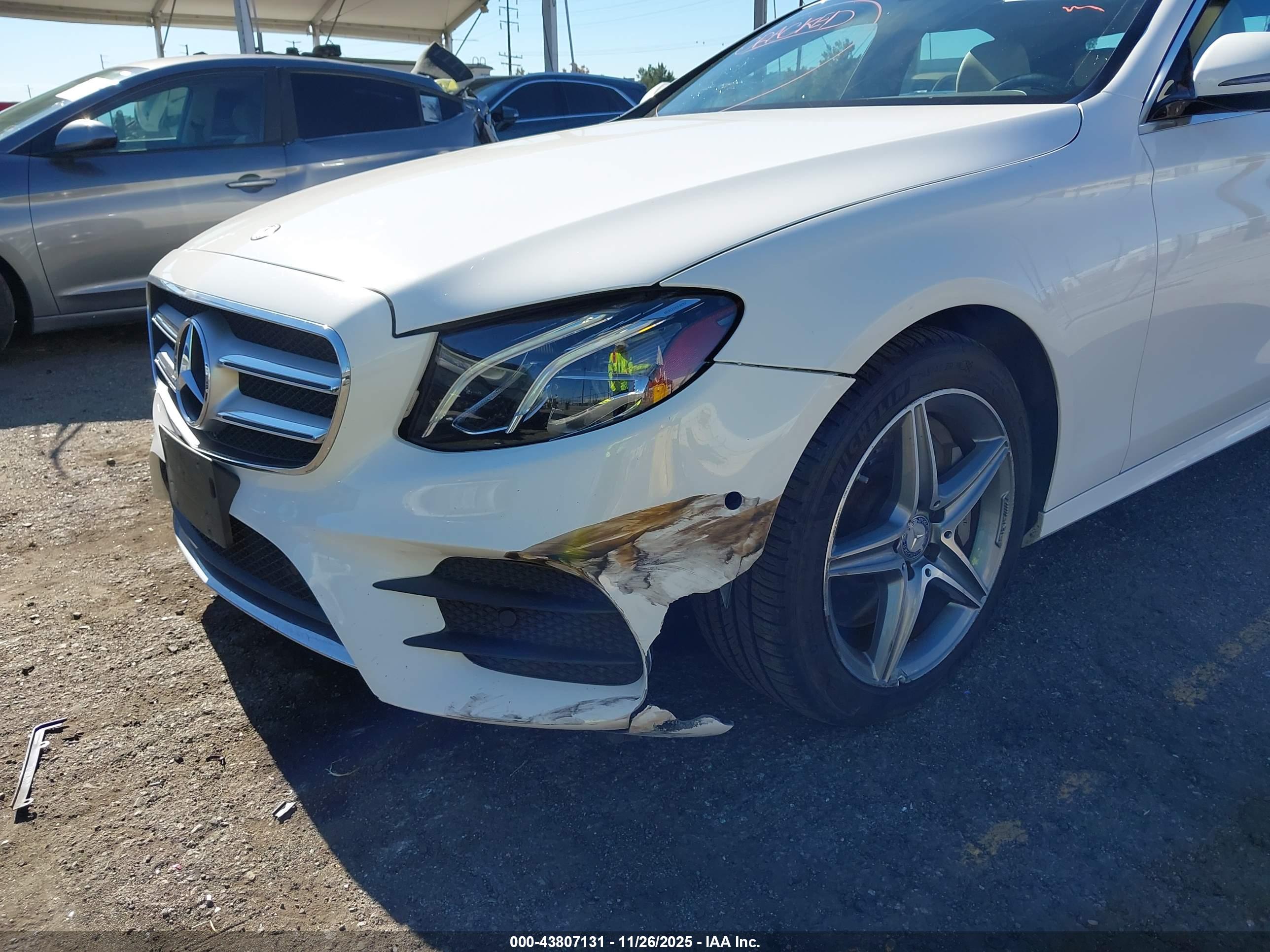 MERCEDES-BENZ E image 6
