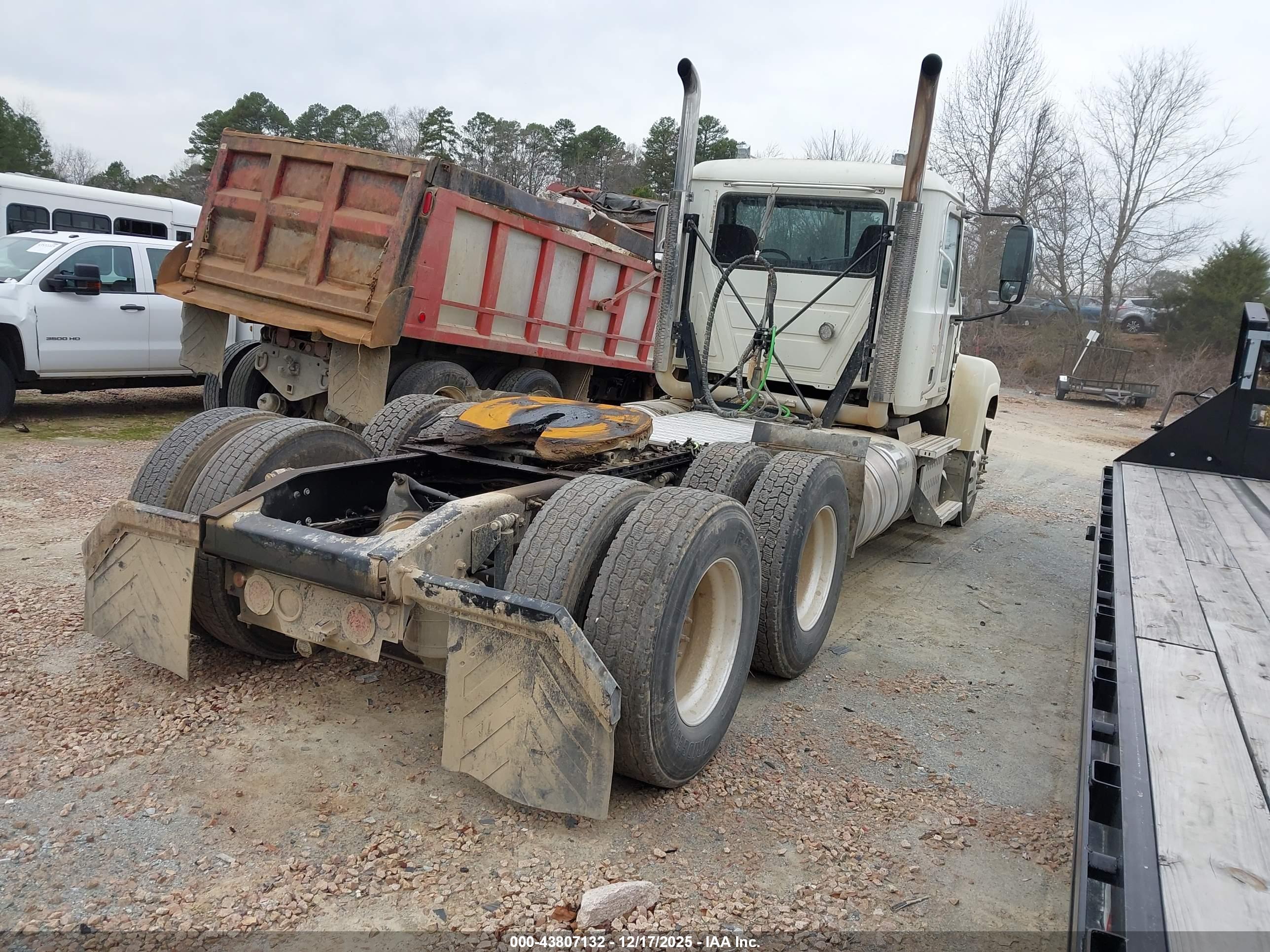 MACK 600 image 4
