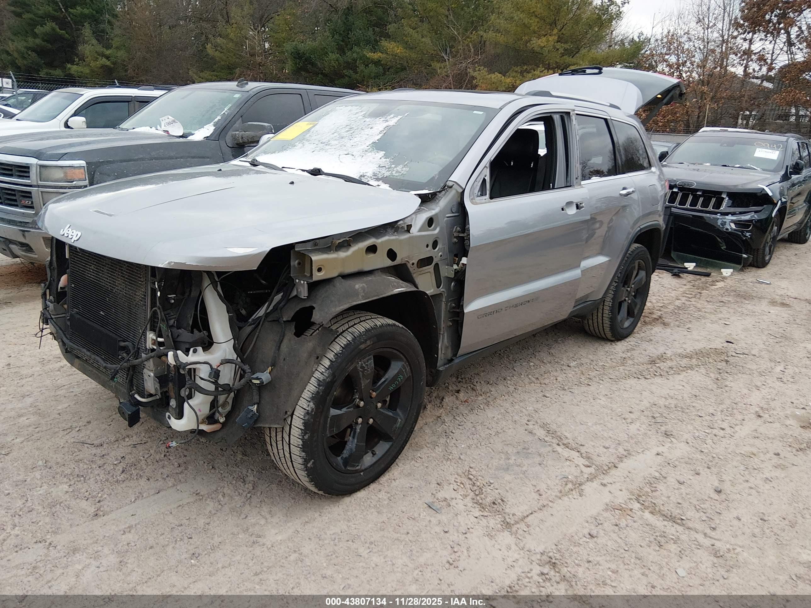 JEEP GRAND image 2
