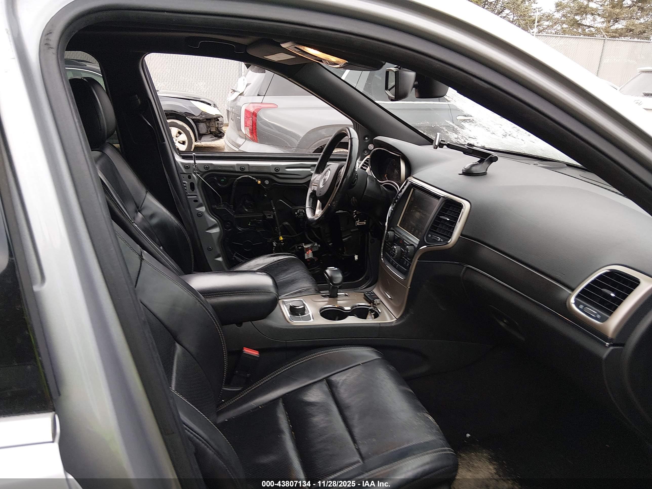 JEEP GRAND image 5