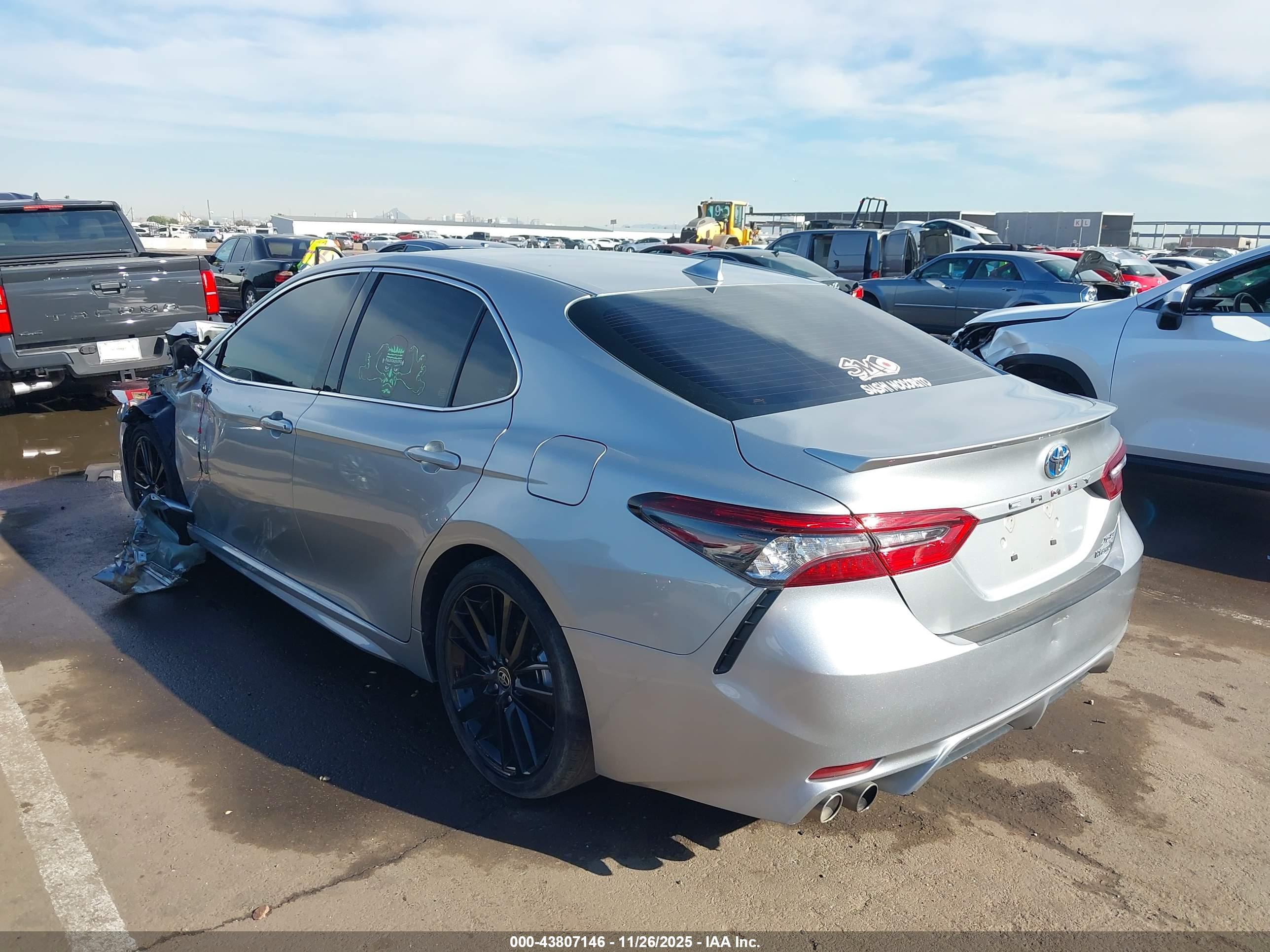 TOYOTA CAMRY image 3