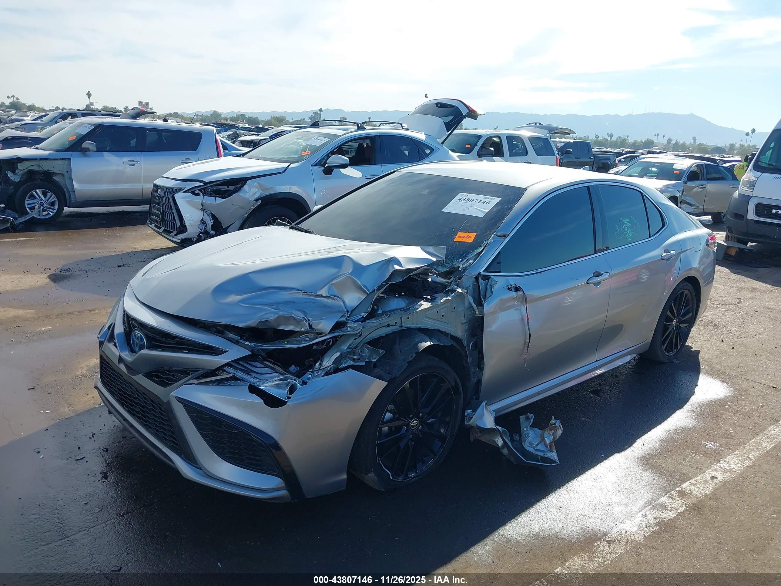 TOYOTA CAMRY image 6