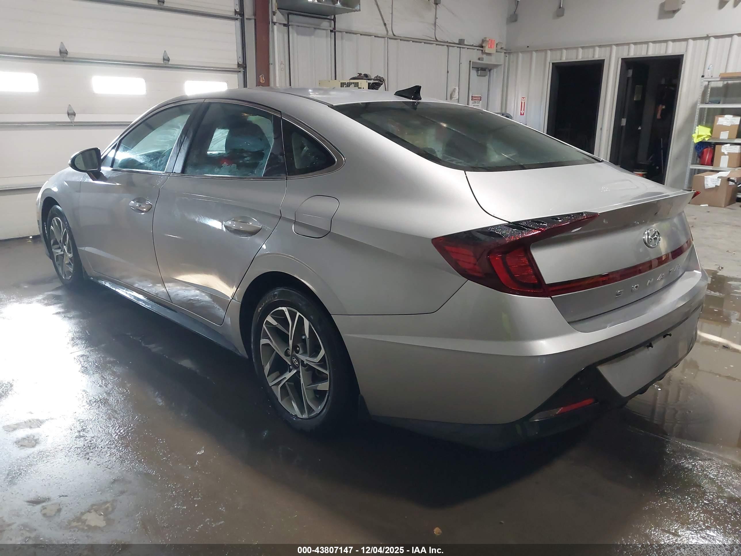 HYUNDAI SONATA image 3