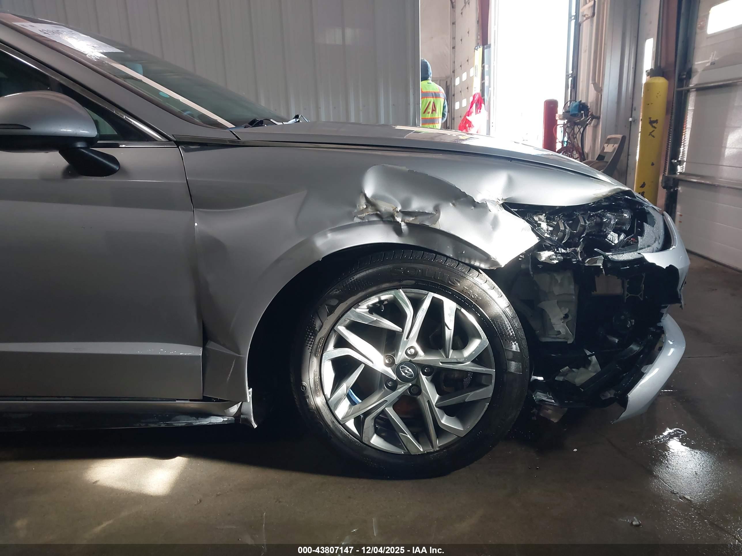 HYUNDAI SONATA image 6