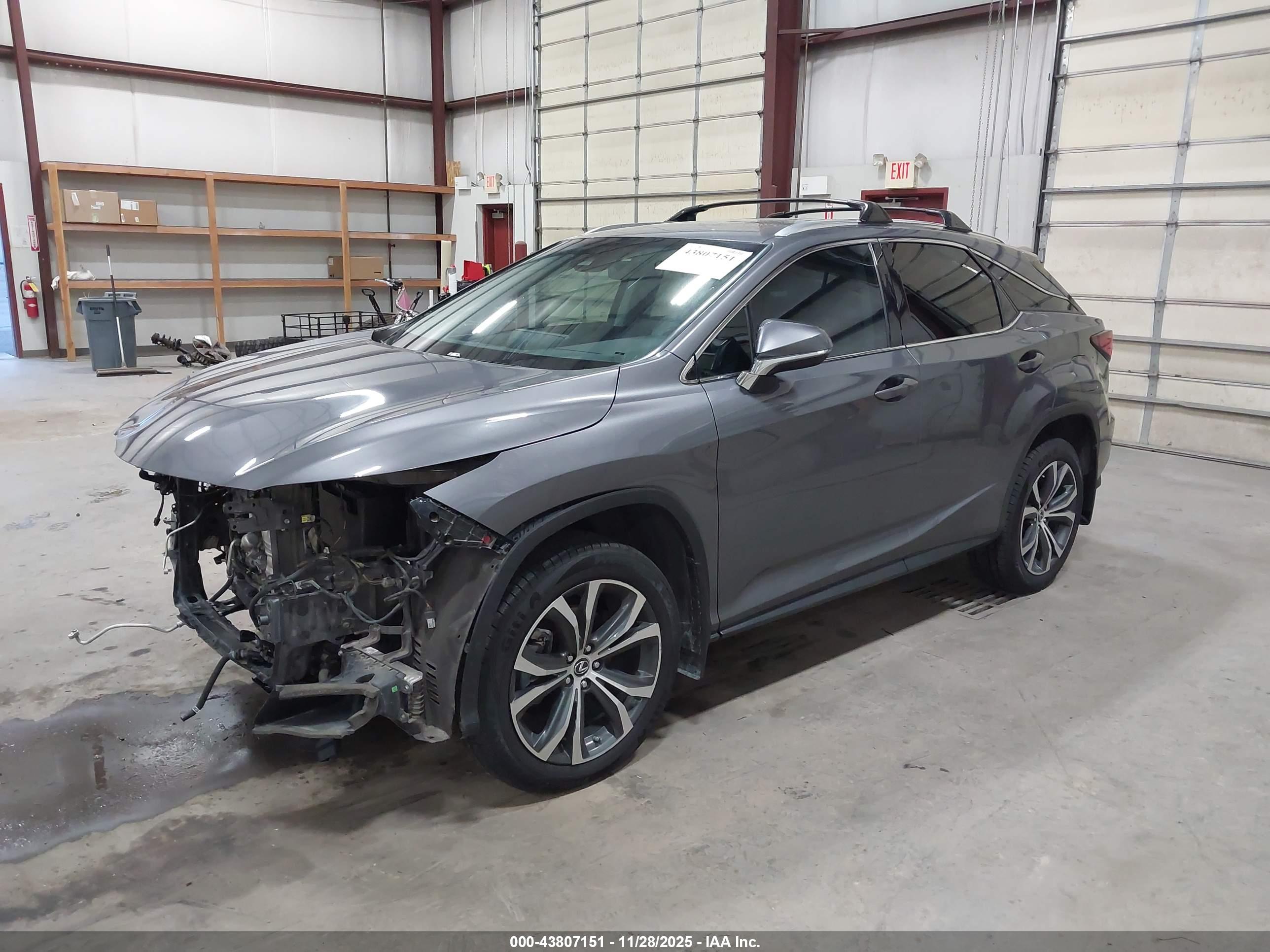 LEXUS RX image 2