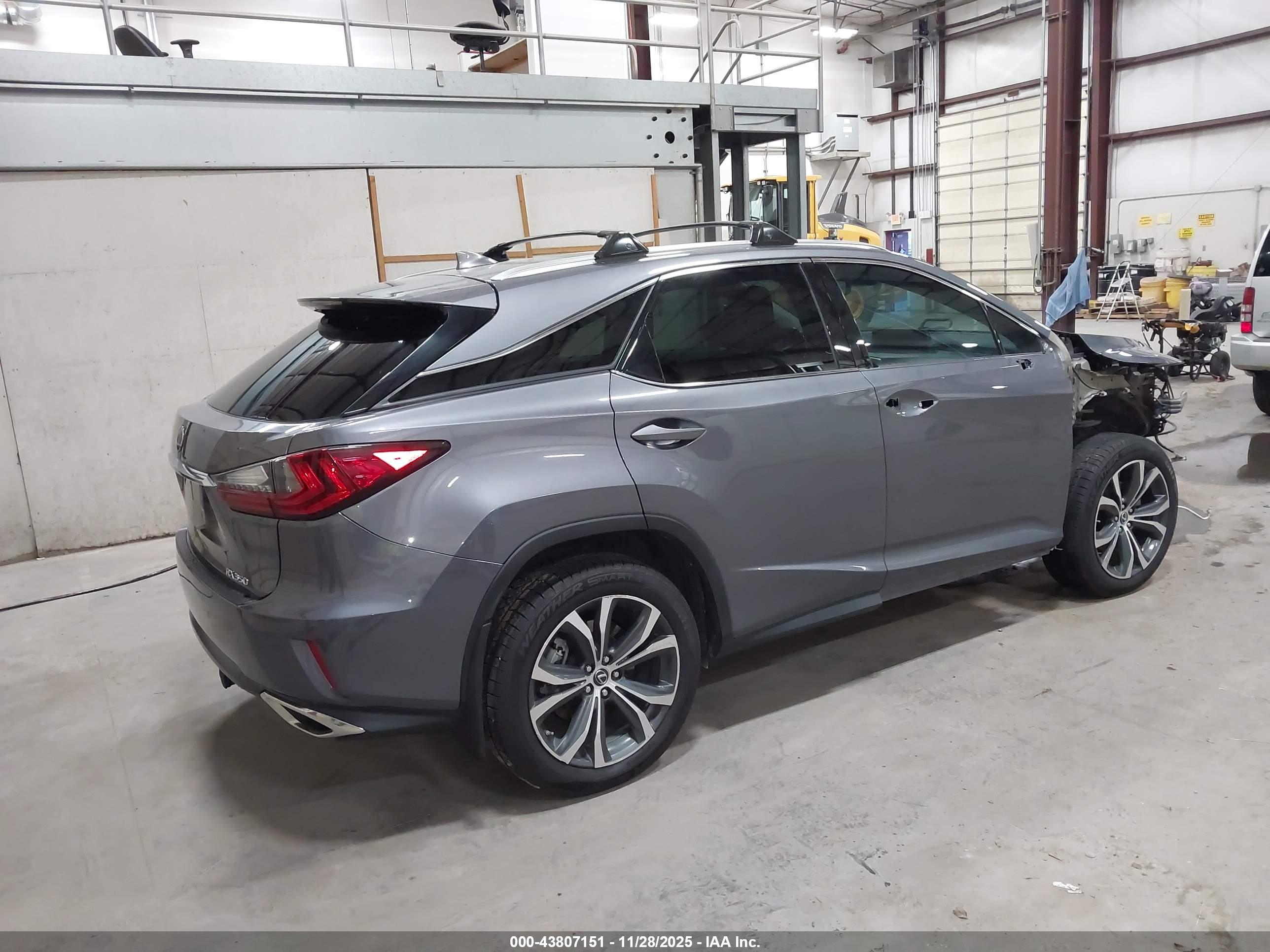 LEXUS RX image 4