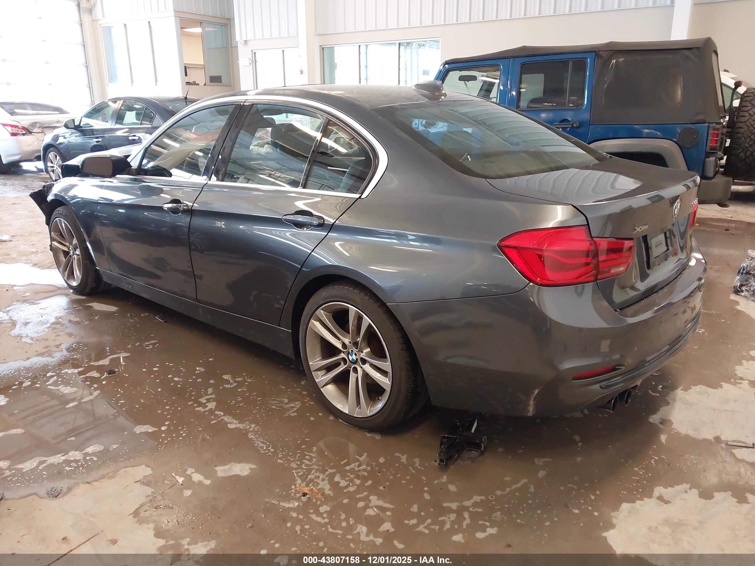 BMW 330I image 3
